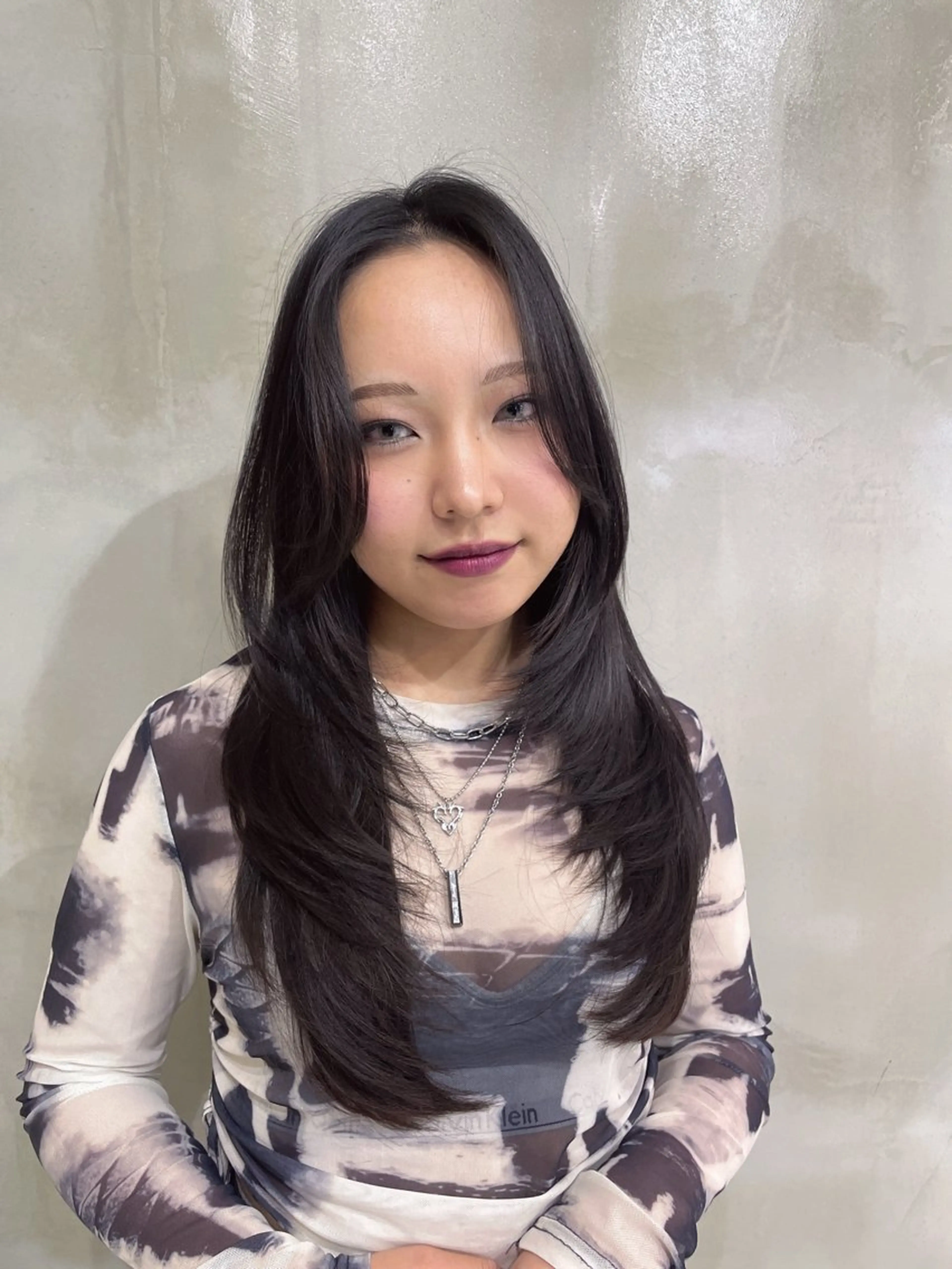 ロング カラー 黒髪 ナチュラルブラック レイヤーカット カット ヘアカラー yu-kaハッシュ カット/韓国レイヤーのヘアスタイル