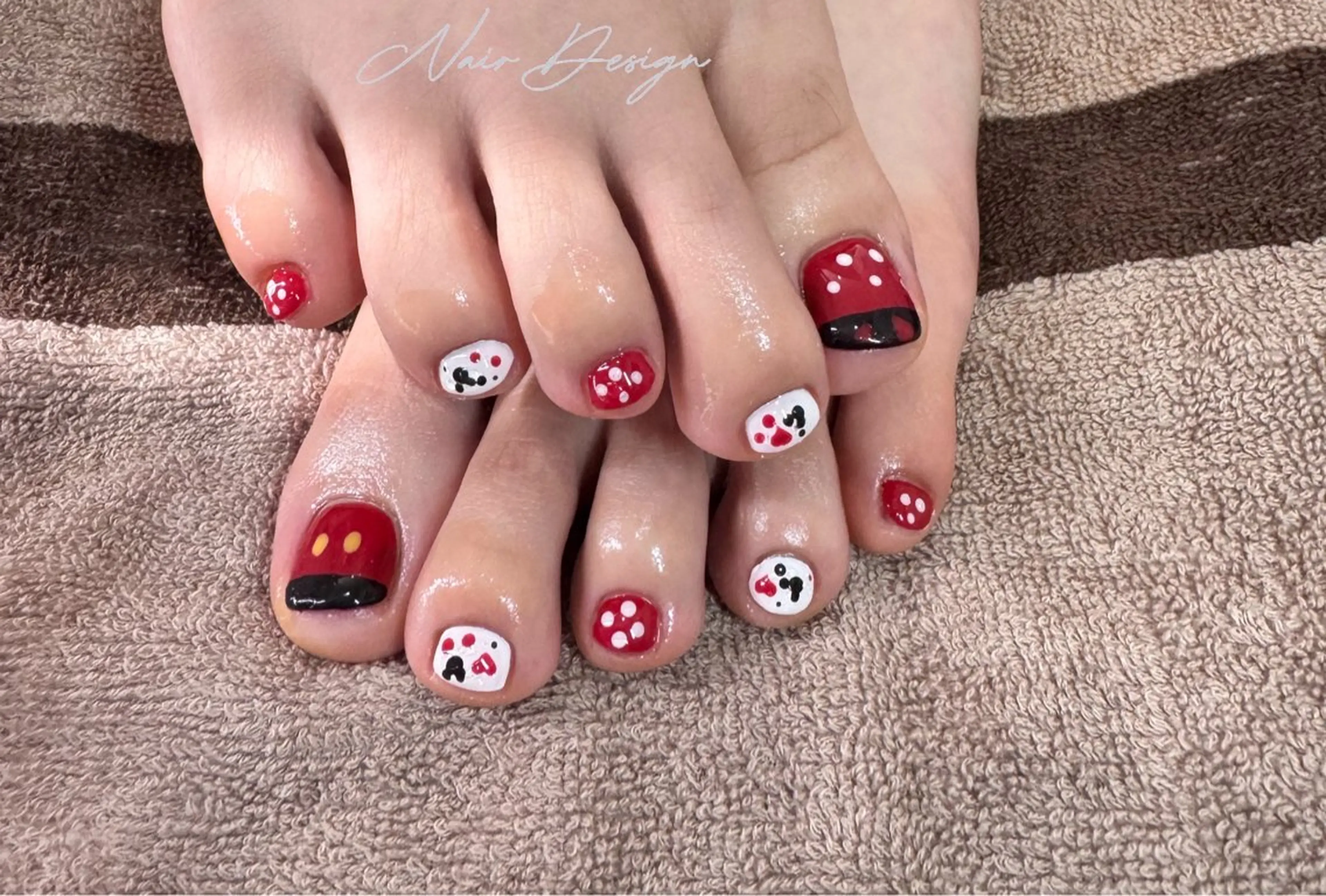 ネイル フットネイル 𝓝𝓪𝓲𝓻 𝓝𝓪𝓲𝓵のネイルデザイン