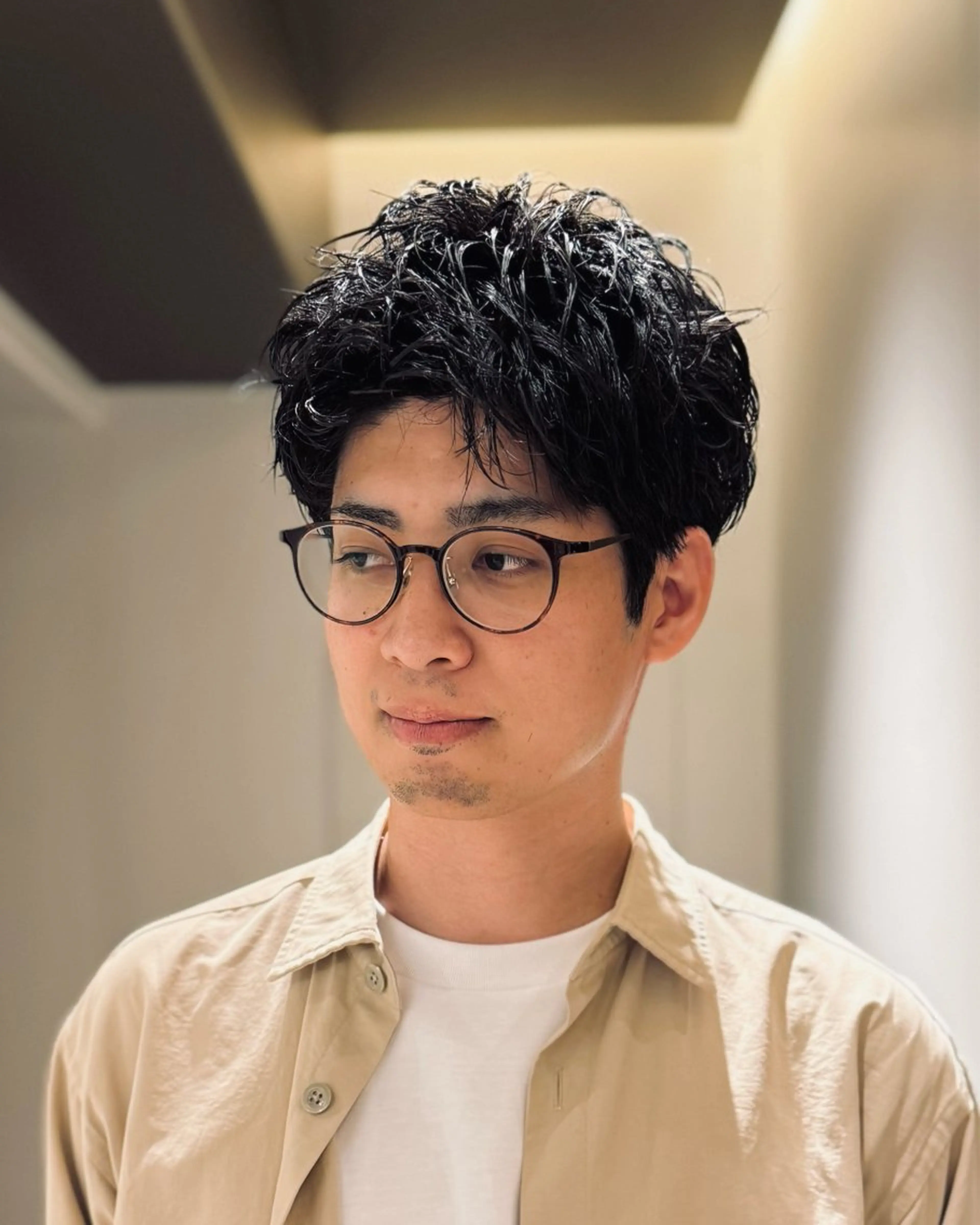 ショート パーマ メンズ メンズパーマ ショートヘア ニュアンスパーマ カット パーマ スパイキーショート 大人パーマ 丸山のヘアスタイル