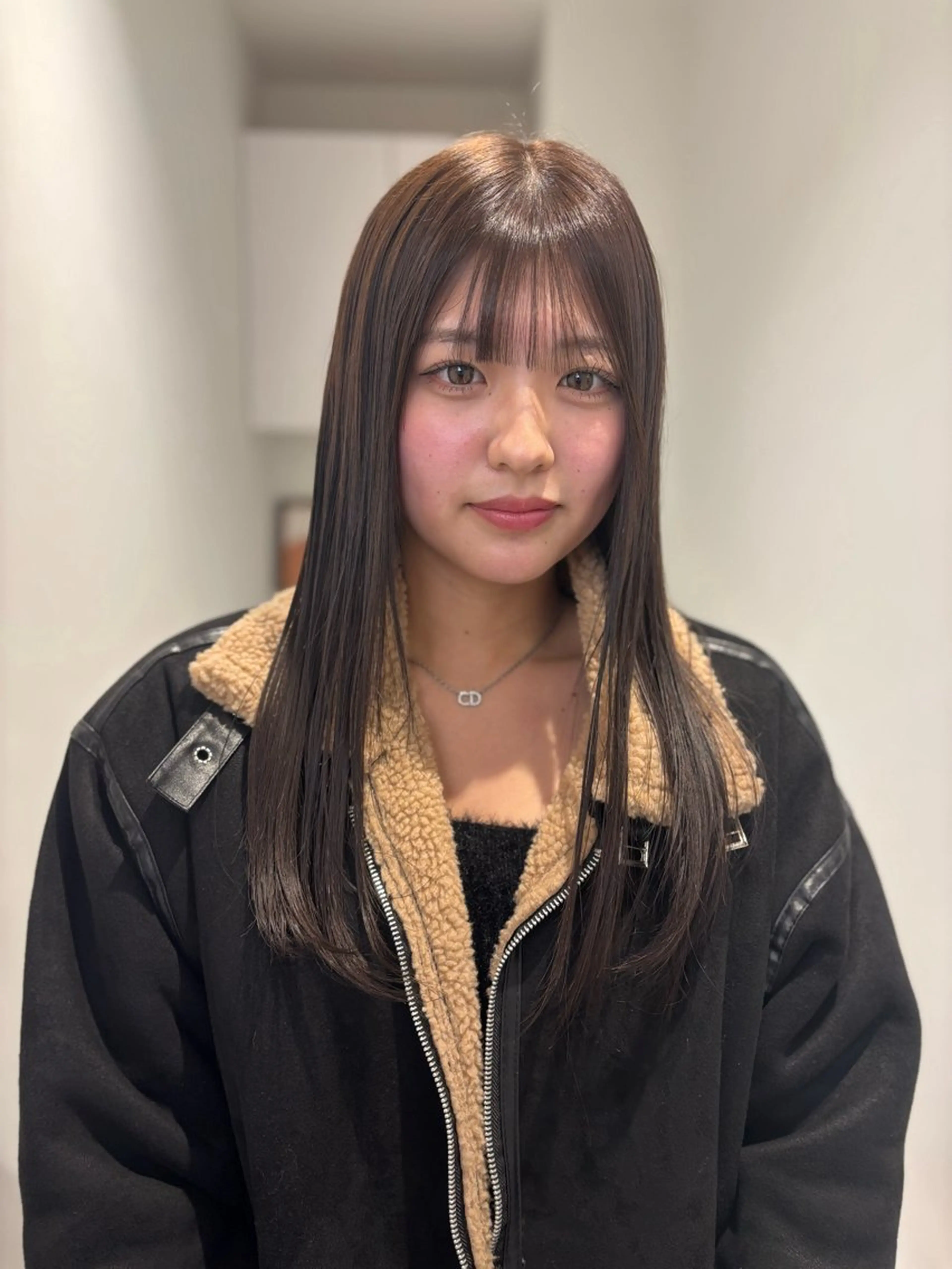 ロング ヘアカラー リン🔔ボブ cut ベージュカラー🤎のヘアスタイル