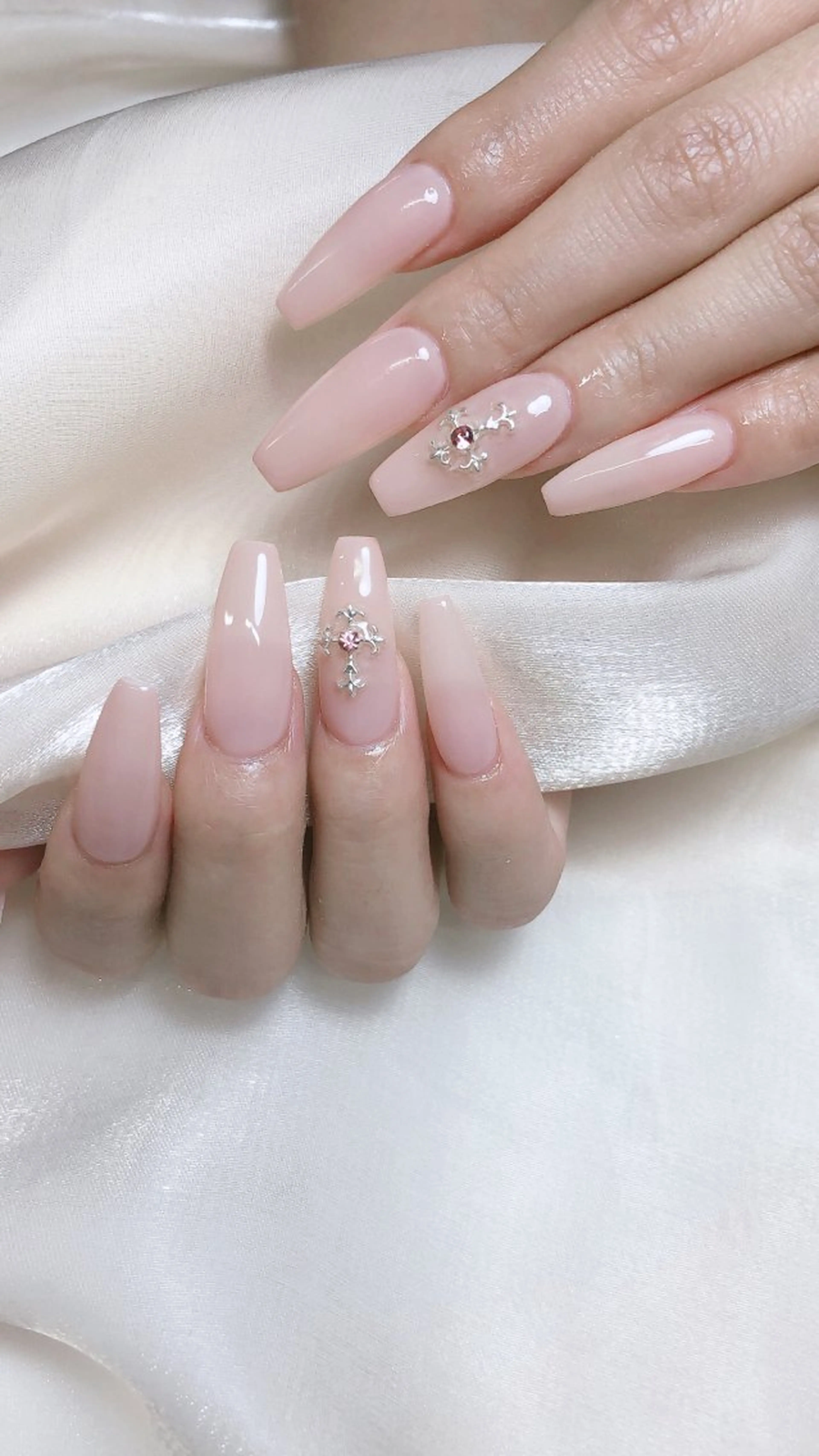 ネイル LR.ONE ヨウのネイルデザイン