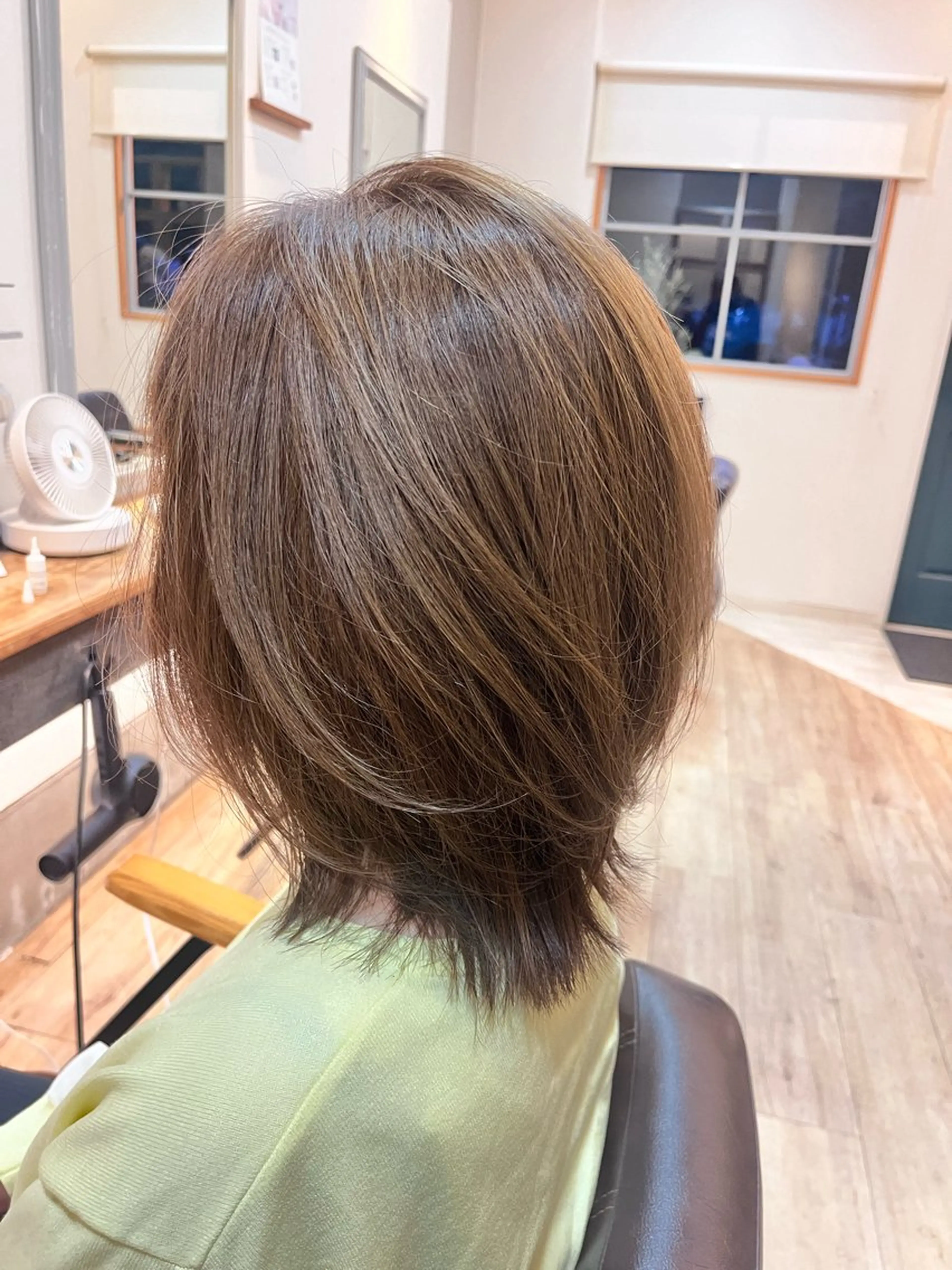 ミディアム カラー ハラちゃんカット✂︎ 透明感🩵ケアカラーのヘアスタイル