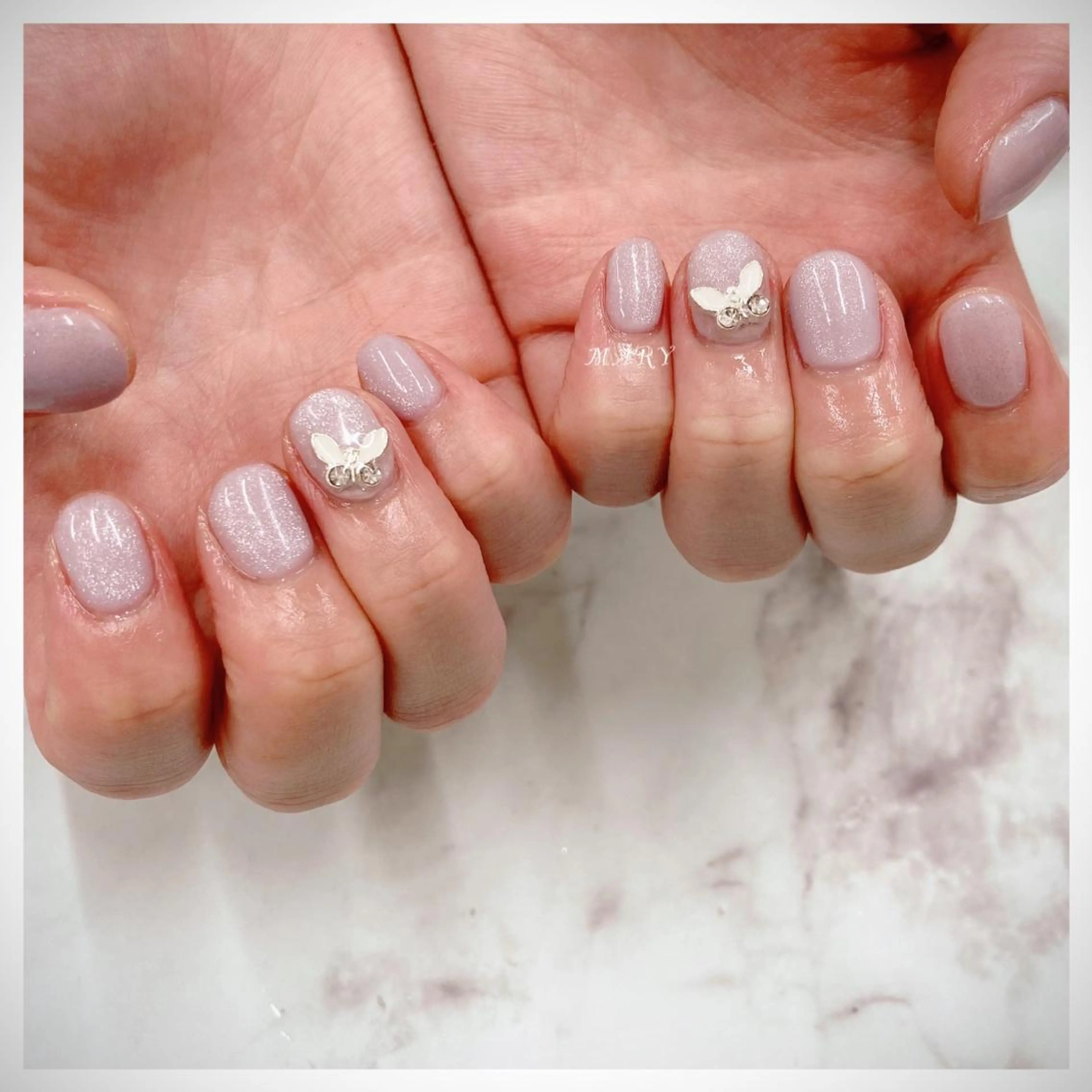 ネイル マグネットネイル ニュアンスネイル ワンカラーネイル パープル ハンドネイル Mary nail所属・Mary nail .narumiのネイルデザイン