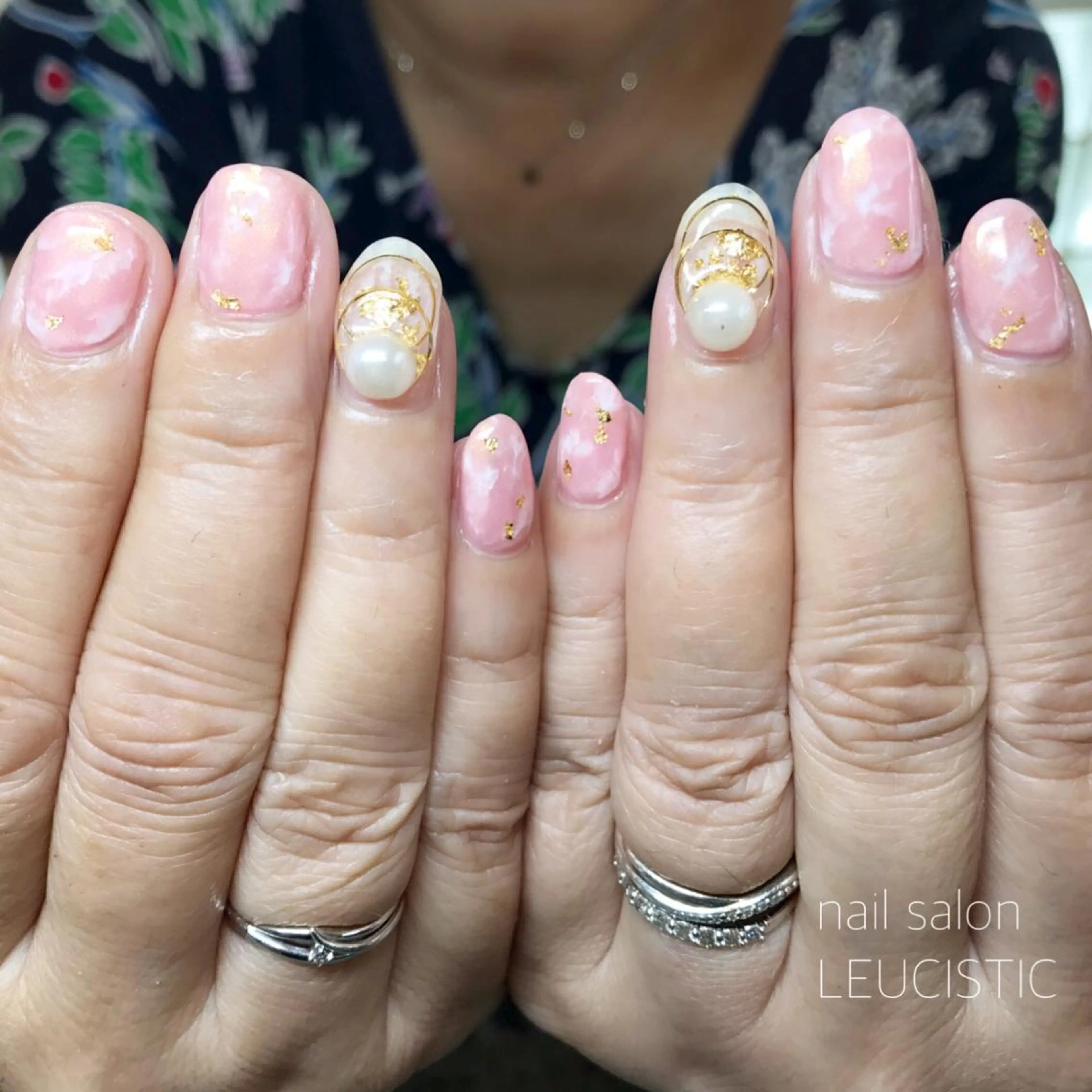 ネイル ゴールド ピンク 美時雨・bishigure所属・美時雨 bishigureのエステ・リラクイメージ