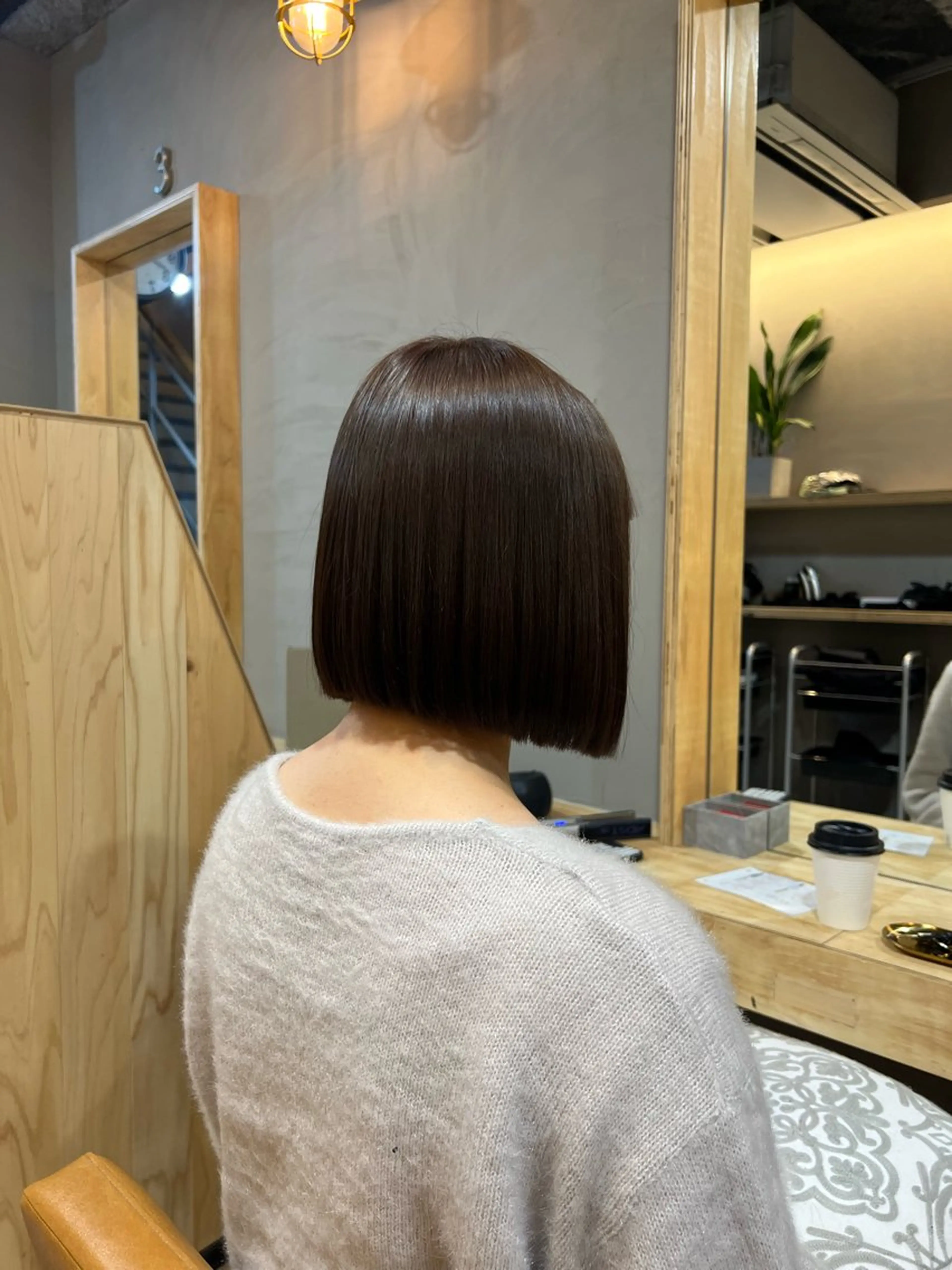 ショート カラー 切りっぱなしボブ ボブ 神戸ボブ✂️ ioe三宮/田 伸佳のヘアスタイル