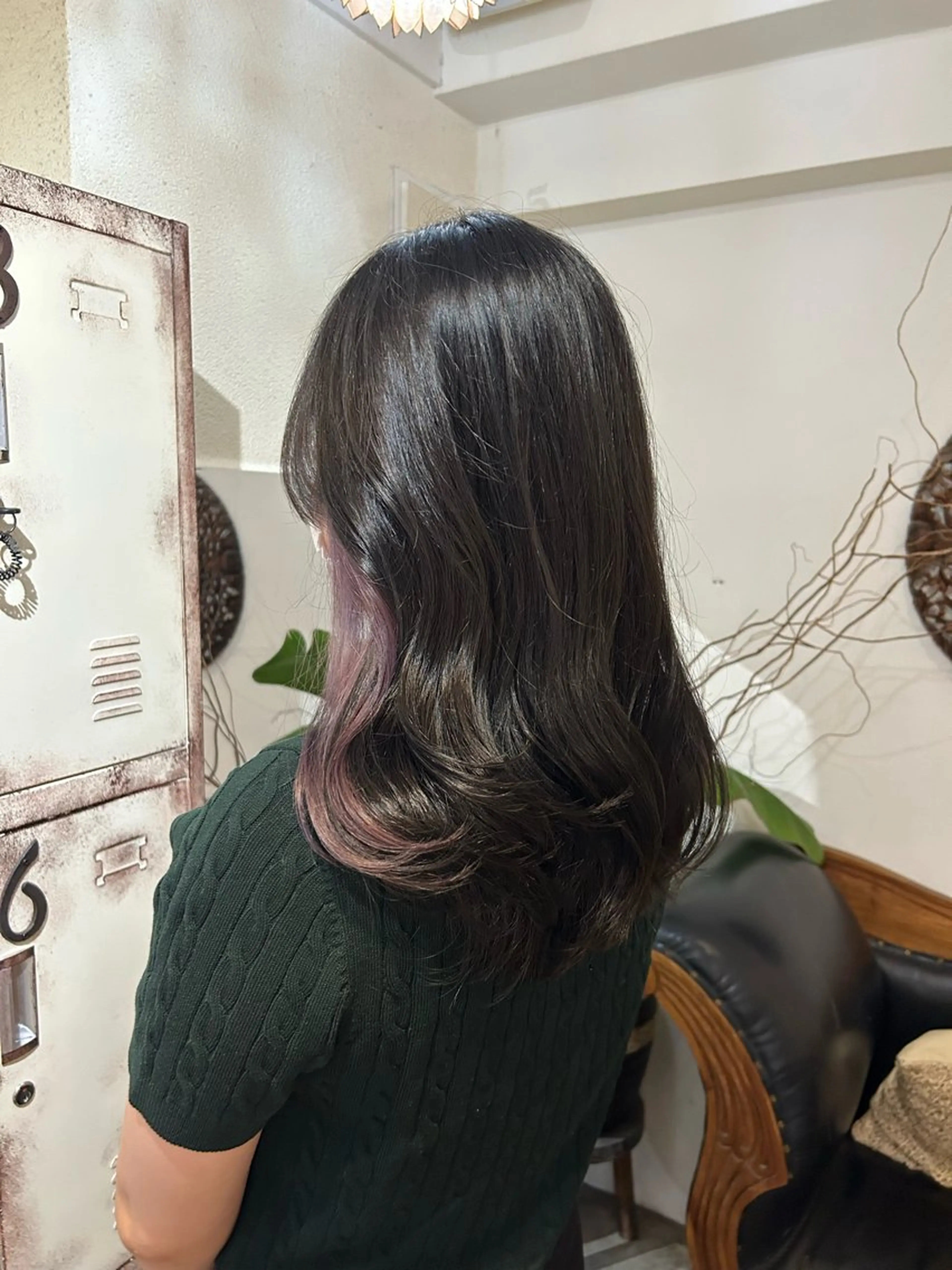 セミロング カラー カット ヘアカラー トリートメント putri 川邉 優花のヘアスタイル