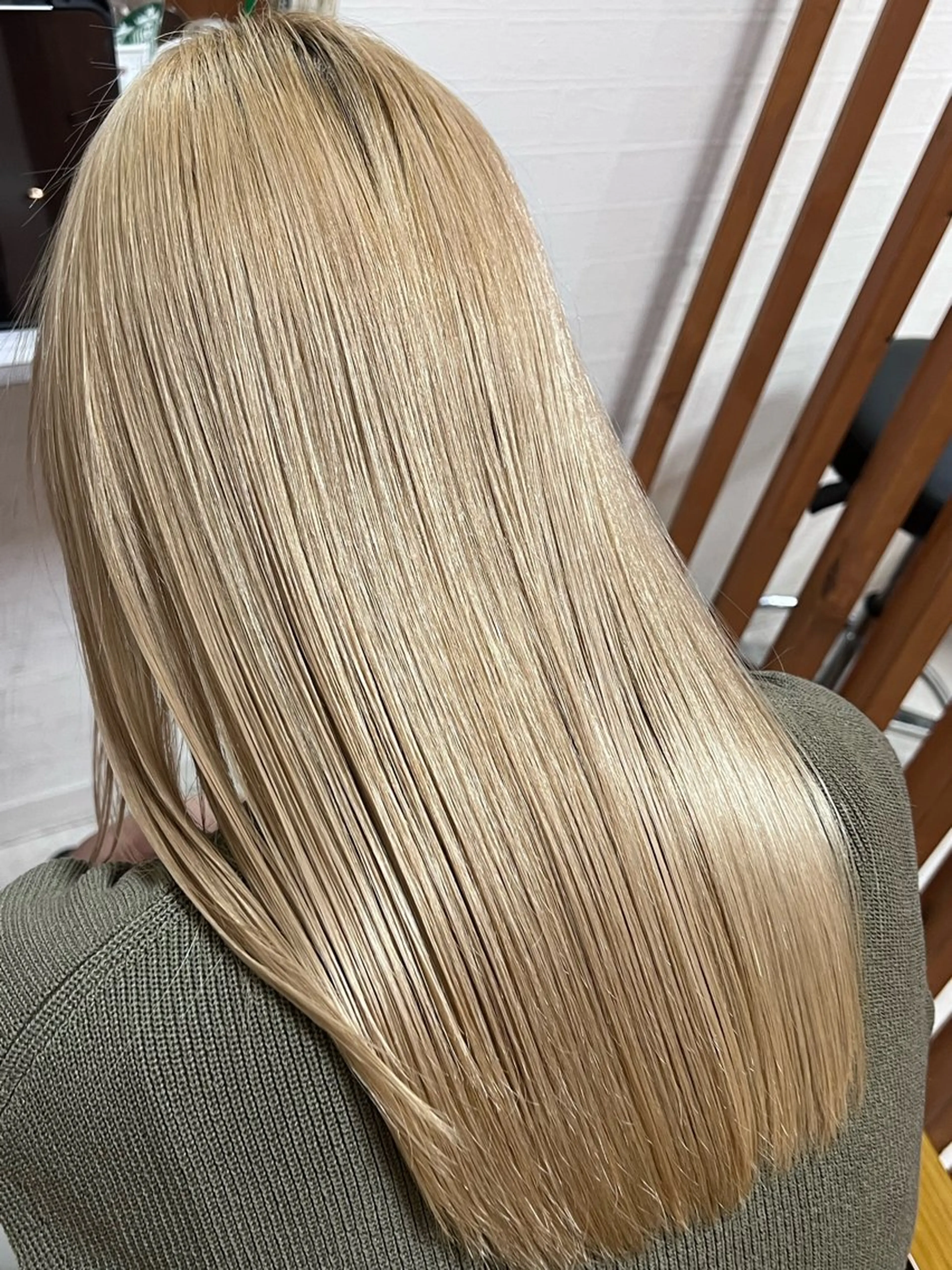 〖ブリーチ毛 縮毛矯正〗 〖他店お直し〗 リカバリー縮毛矯正。髪質改善 oggiottoトリートメント プレミアムコースの写真