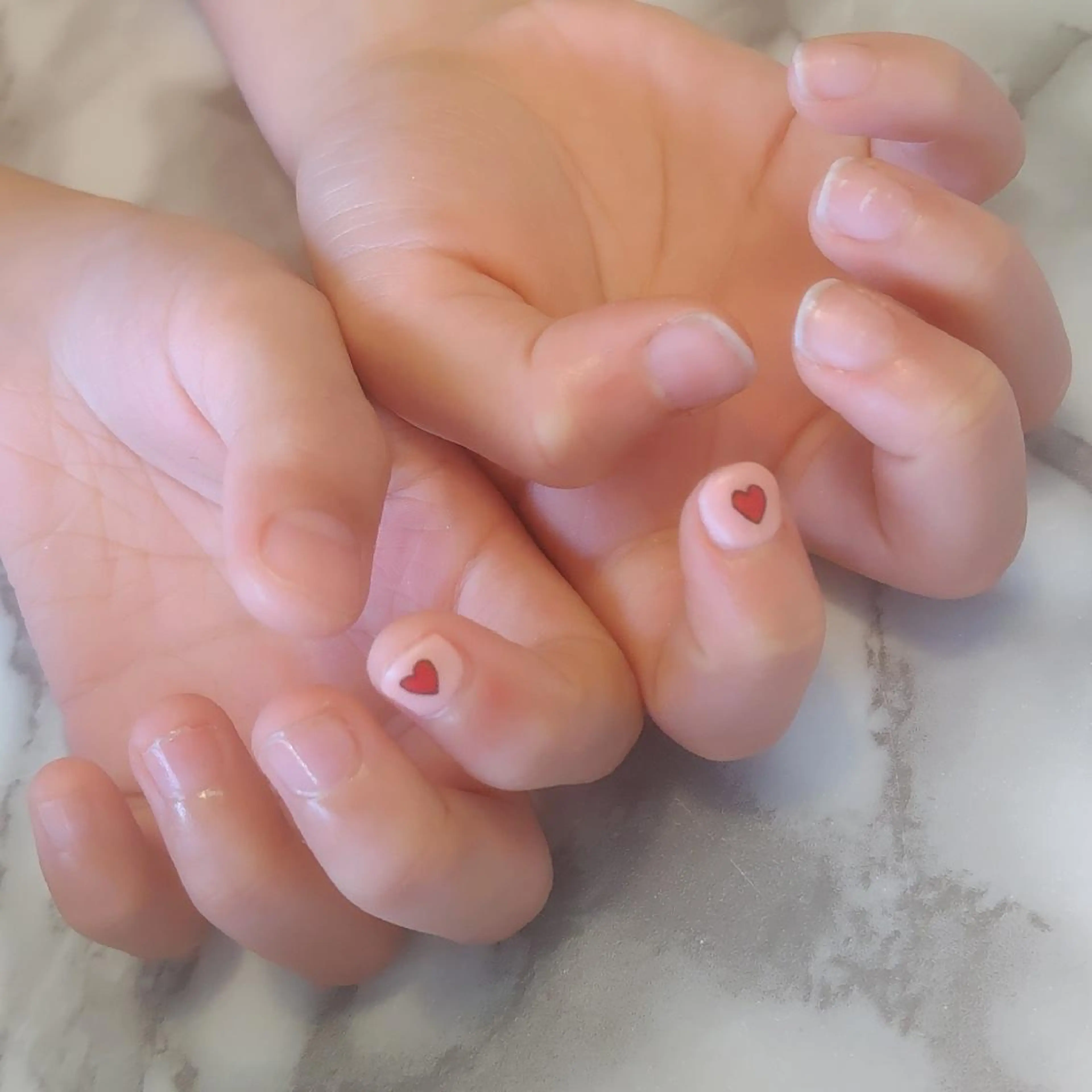 ネイル おそろいネイル ジェヌインネイル 河内のネイルデザイン