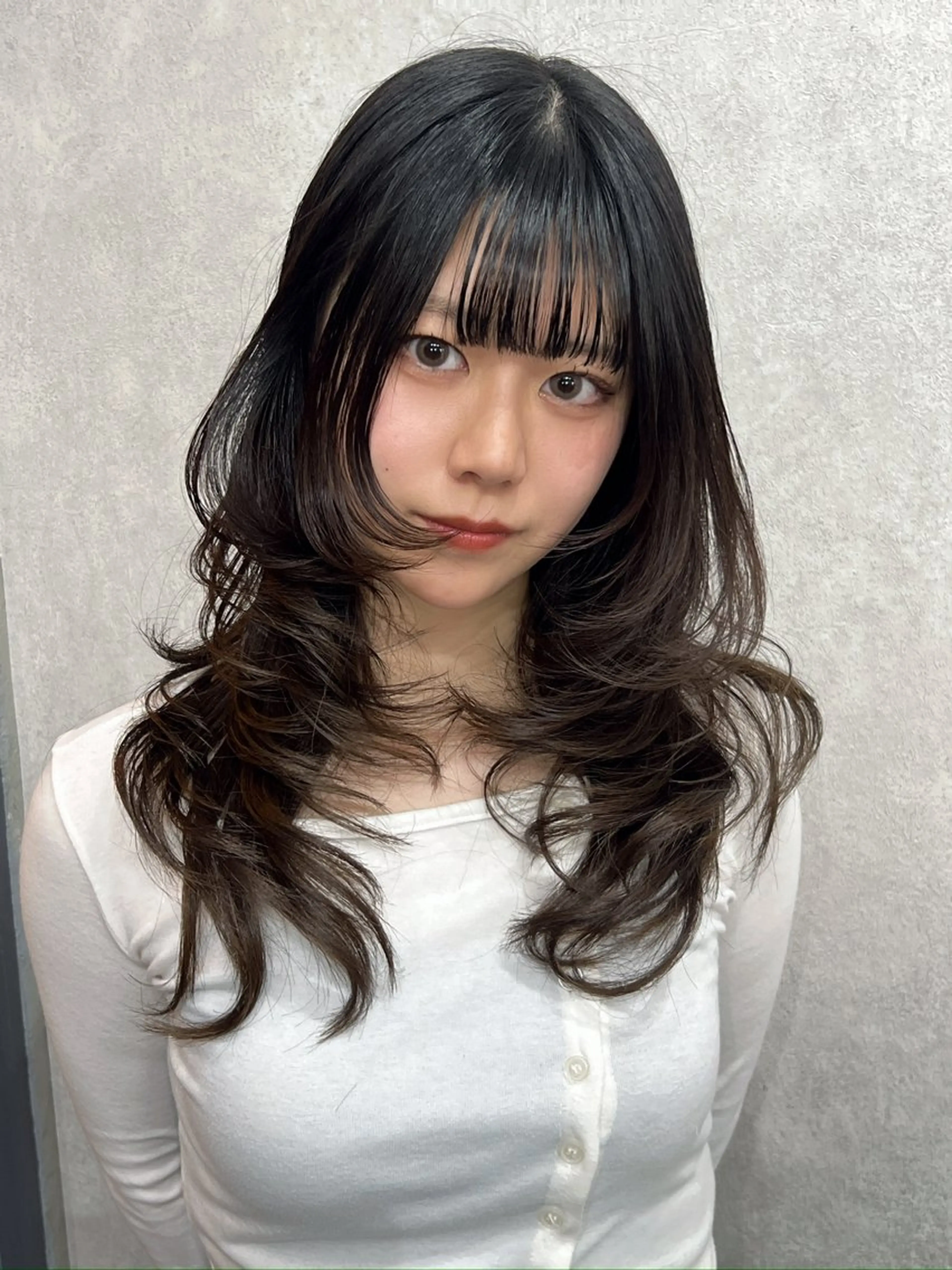 ロング カット トリートメント maya レイヤーカットのヘアスタイル