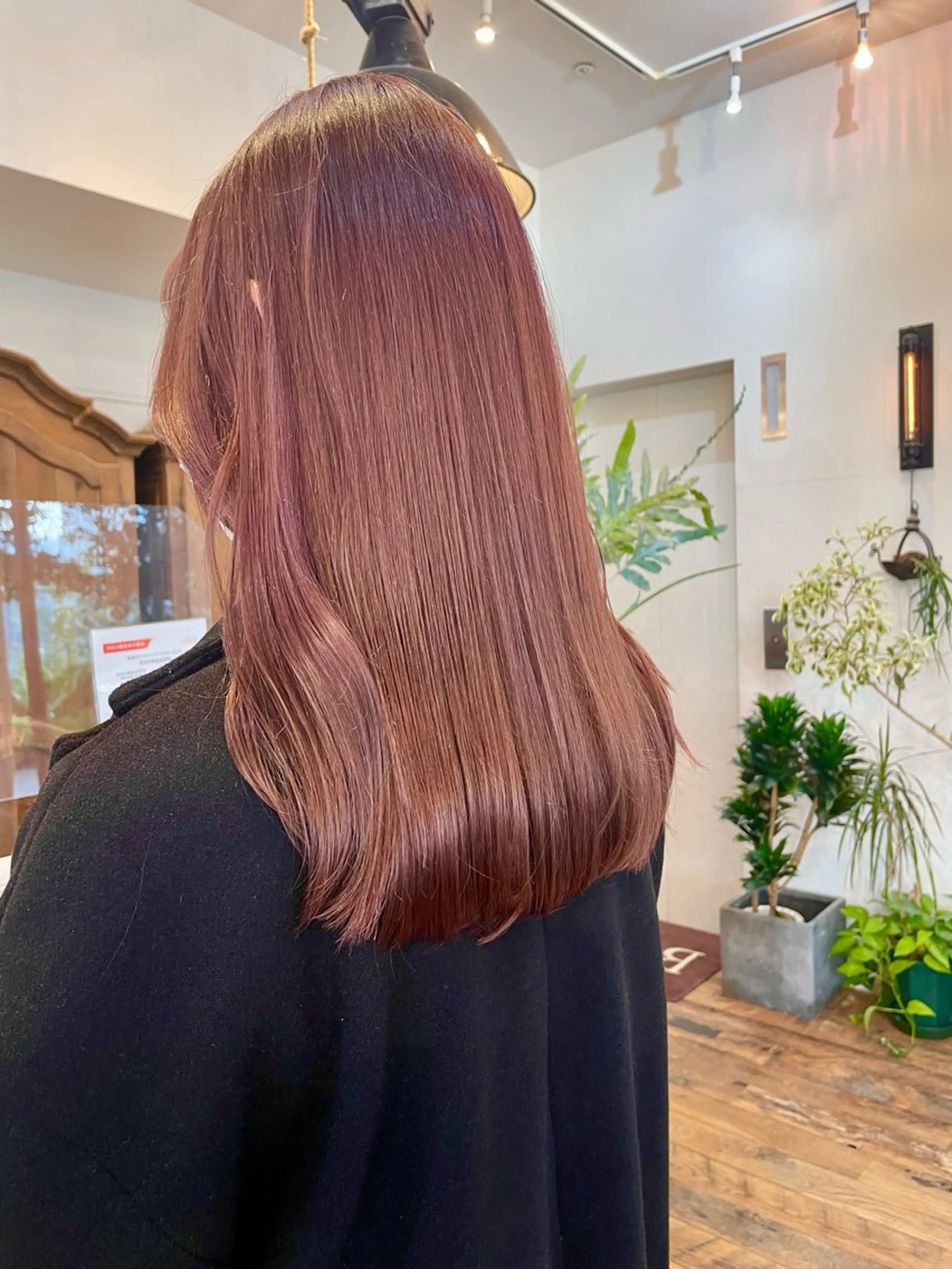 セミロング カラー ブリーチ 高リピート/レイヤー 骨格似合わせ/色持ちのヘアスタイル