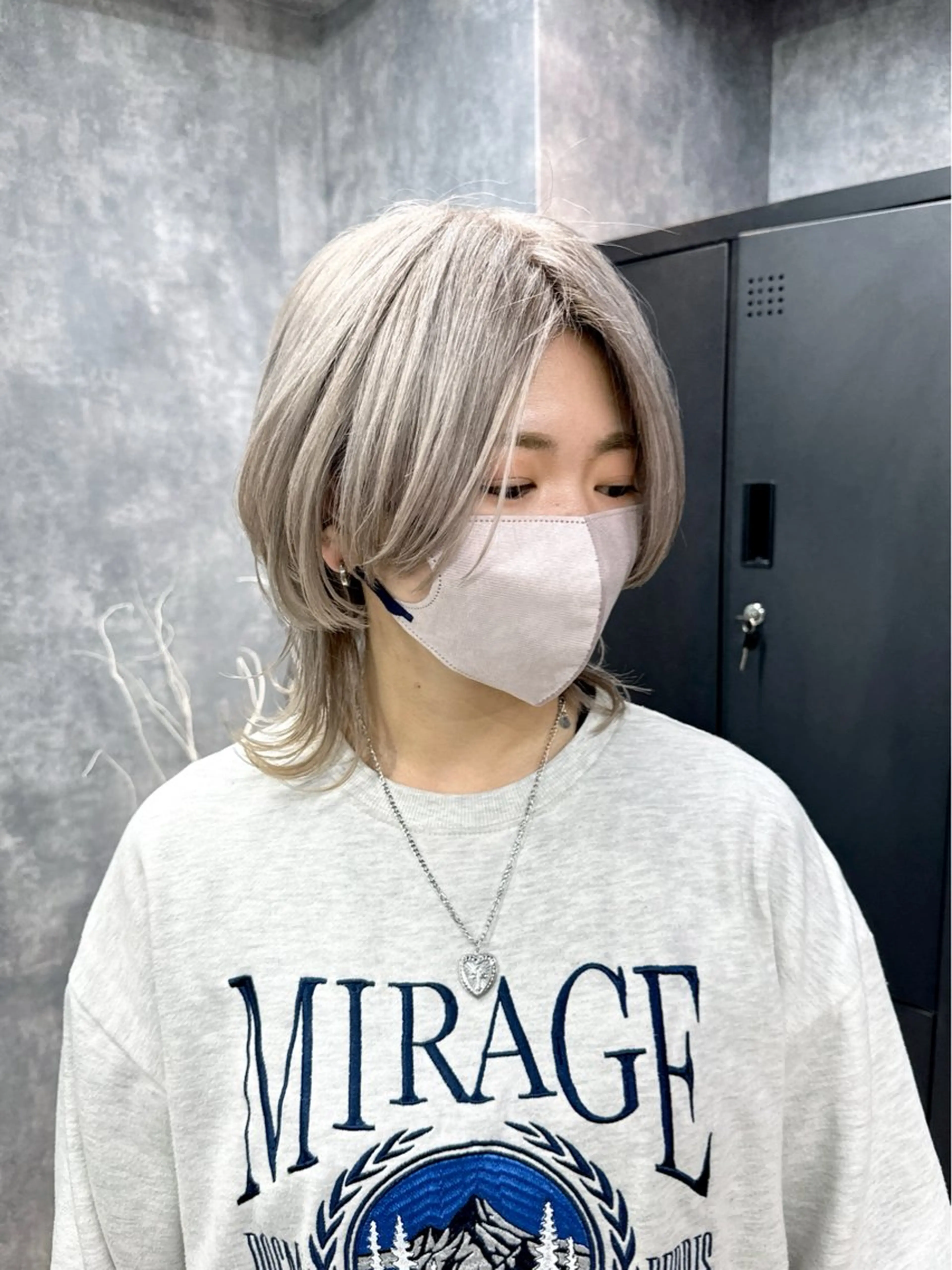 ミディアム カラー ブリーチ ケアブリーチ ダブルカラー イヤリングカラー ハイトーンカラー 【.ico】心斎橋/ ウルフ/飛田ゆうきのヘアスタイル