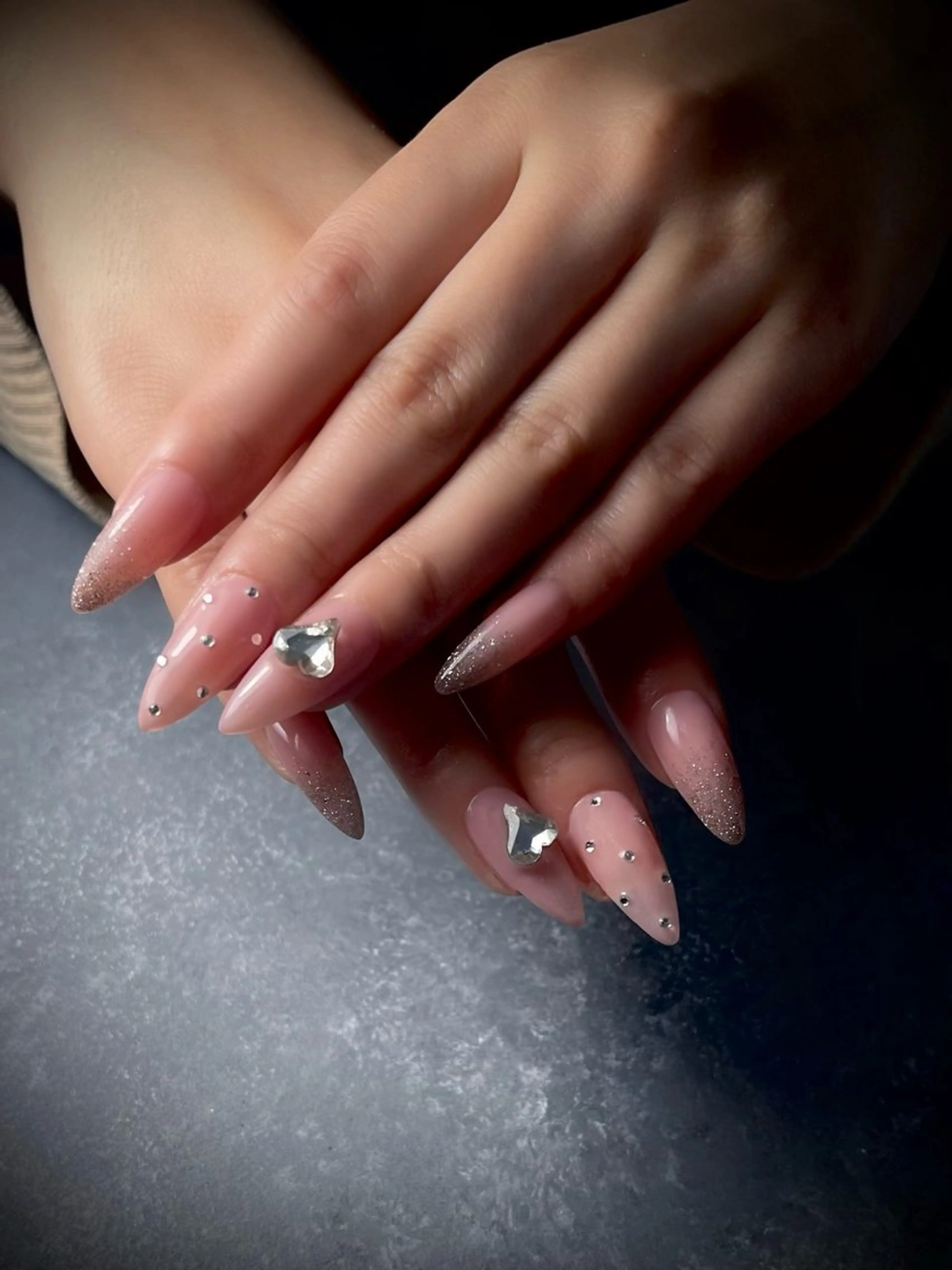 ネイル キラキラネイル マグネットネイル ワンカラーネイル スカルプネイル ワンホンネイル nine.🦋 YUKOのネイルデザイン