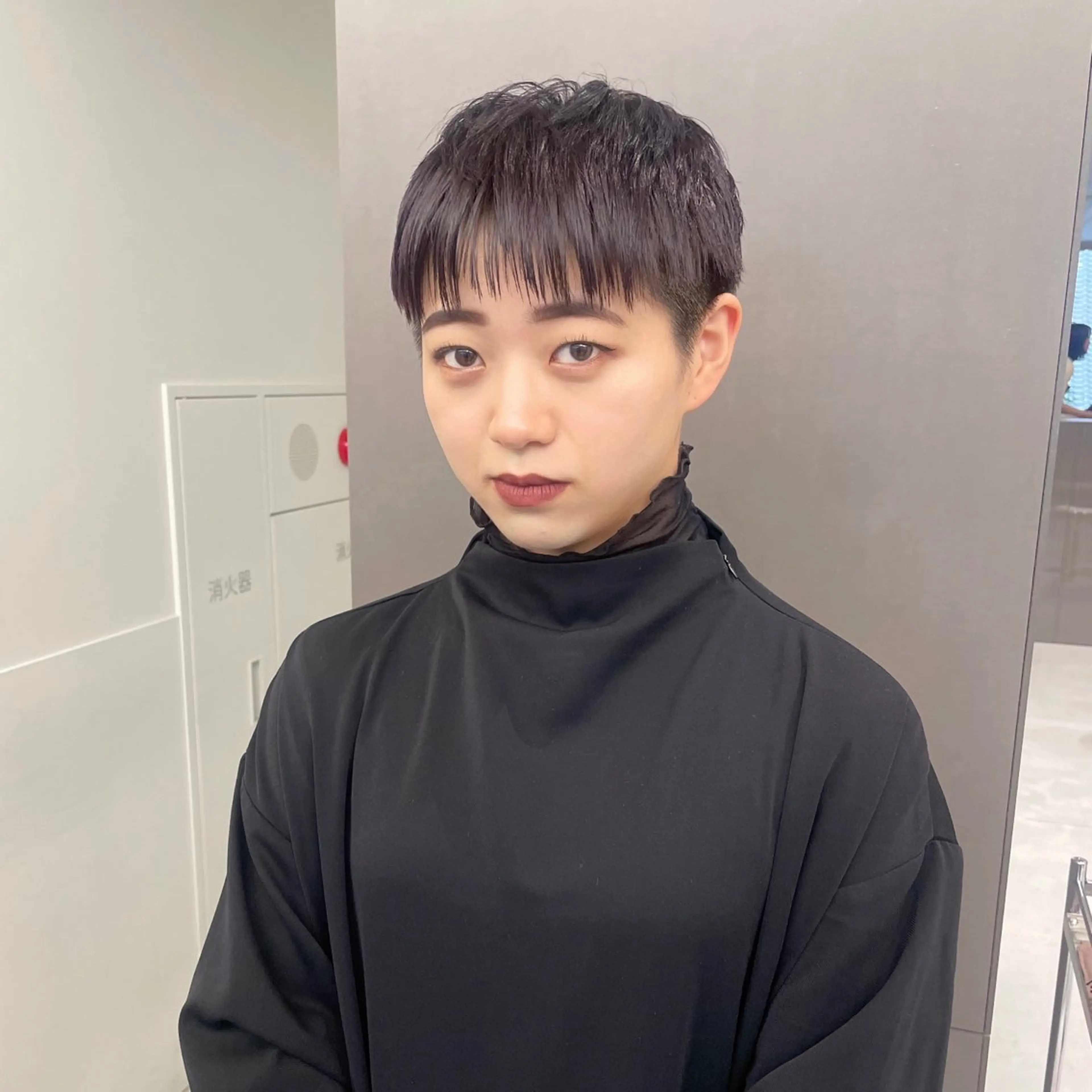 ショート カラー ベリーショート ベージュカラー ブリーチ 透明感カラー ディープラベンダー カット ヘアカラー トリートメント ブリーチ/レイヤー 🌻Mutsumiのヘアスタイル