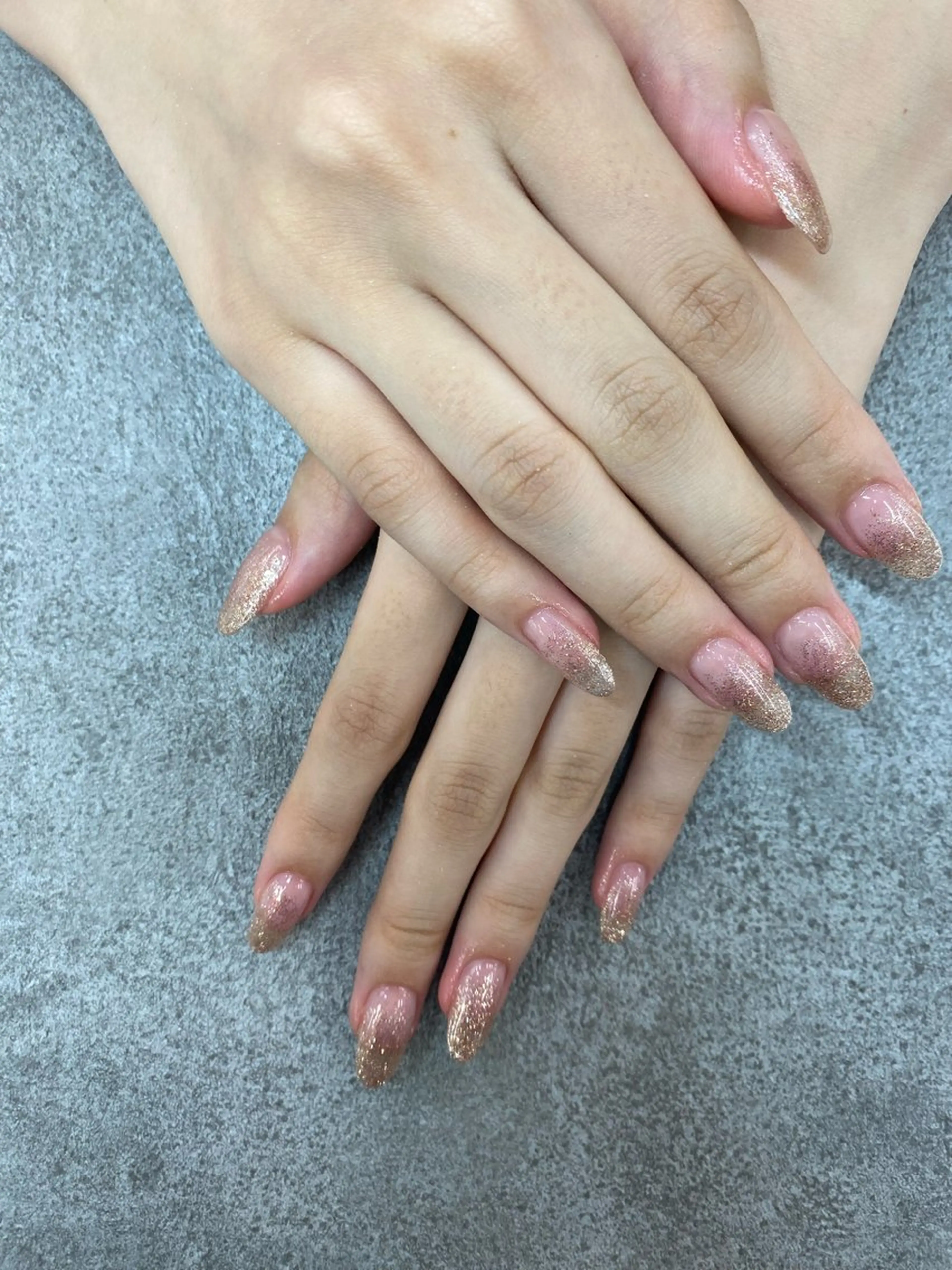 ネイル 長さ出し グラデーション ラメ(グリッター) ラメグラデーション MAXKELLY AIのネイルデザイン