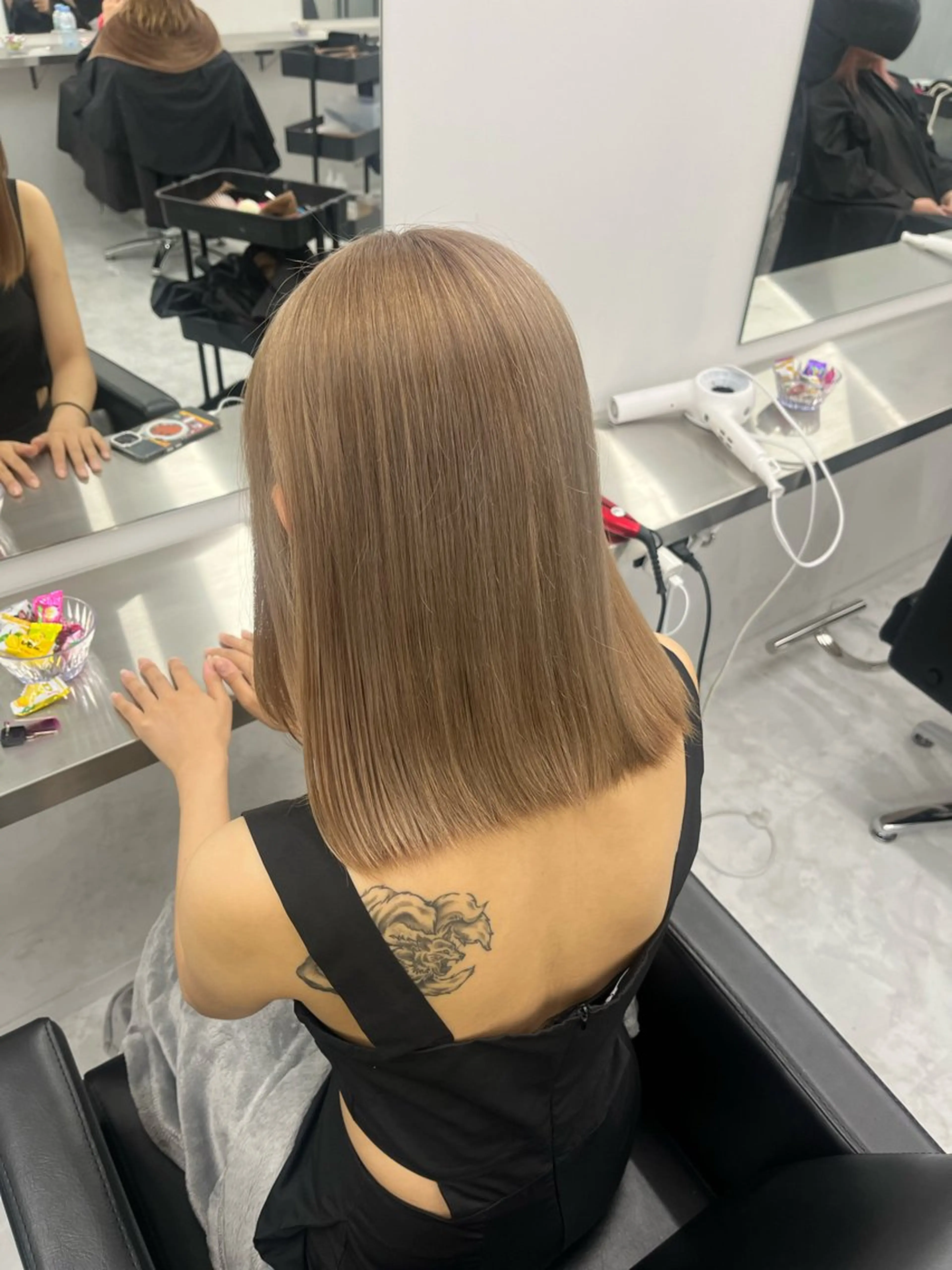 ミディアム 透明感ハイトーン🫧 Kalin🐈⬛のヘアスタイル