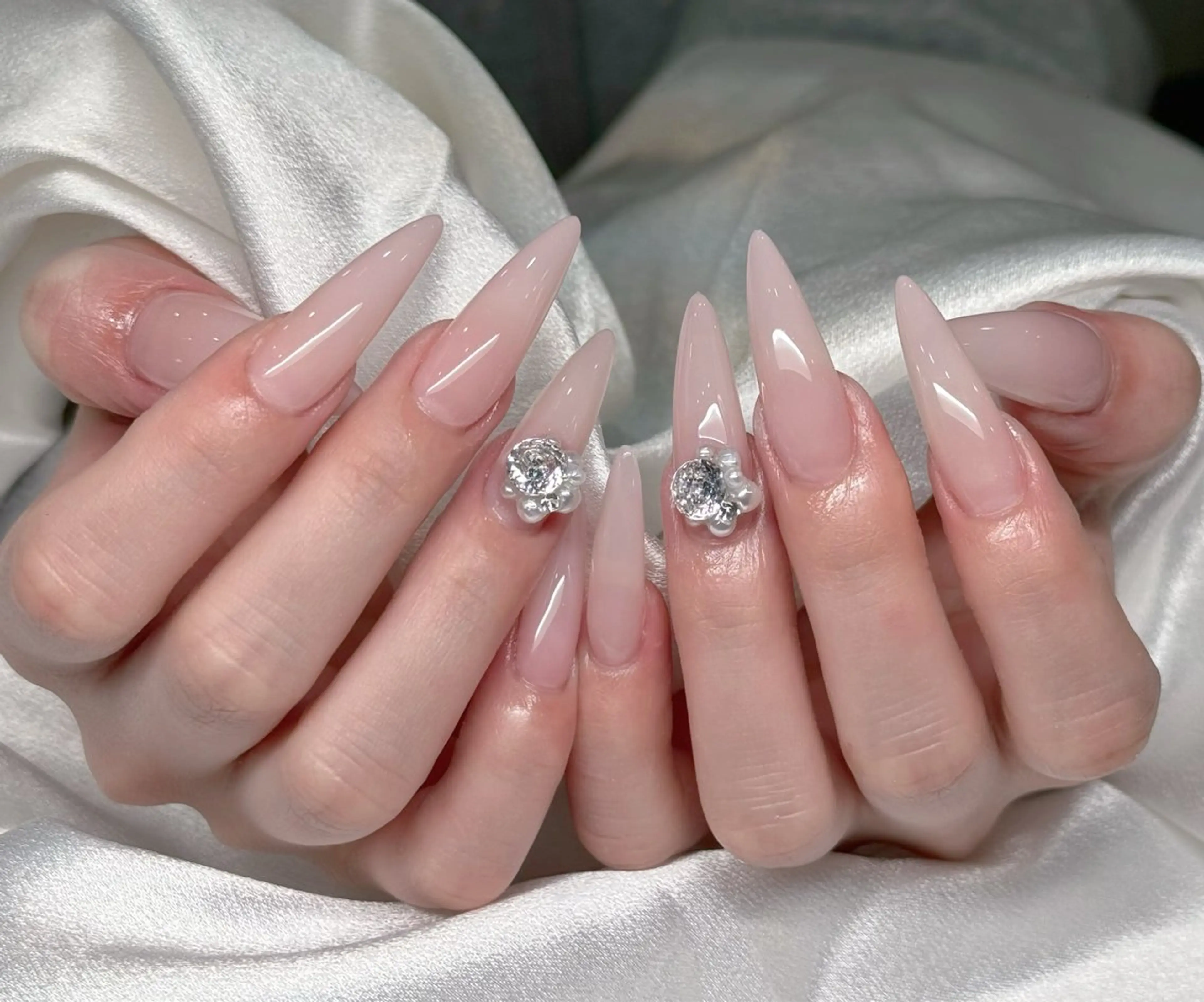 ネイル 桜ネイル フラワーネイル ニュアンスネイル オフィスネイル パステルネイル ハンドネイル MILO 168 池袋のネイルデザイン