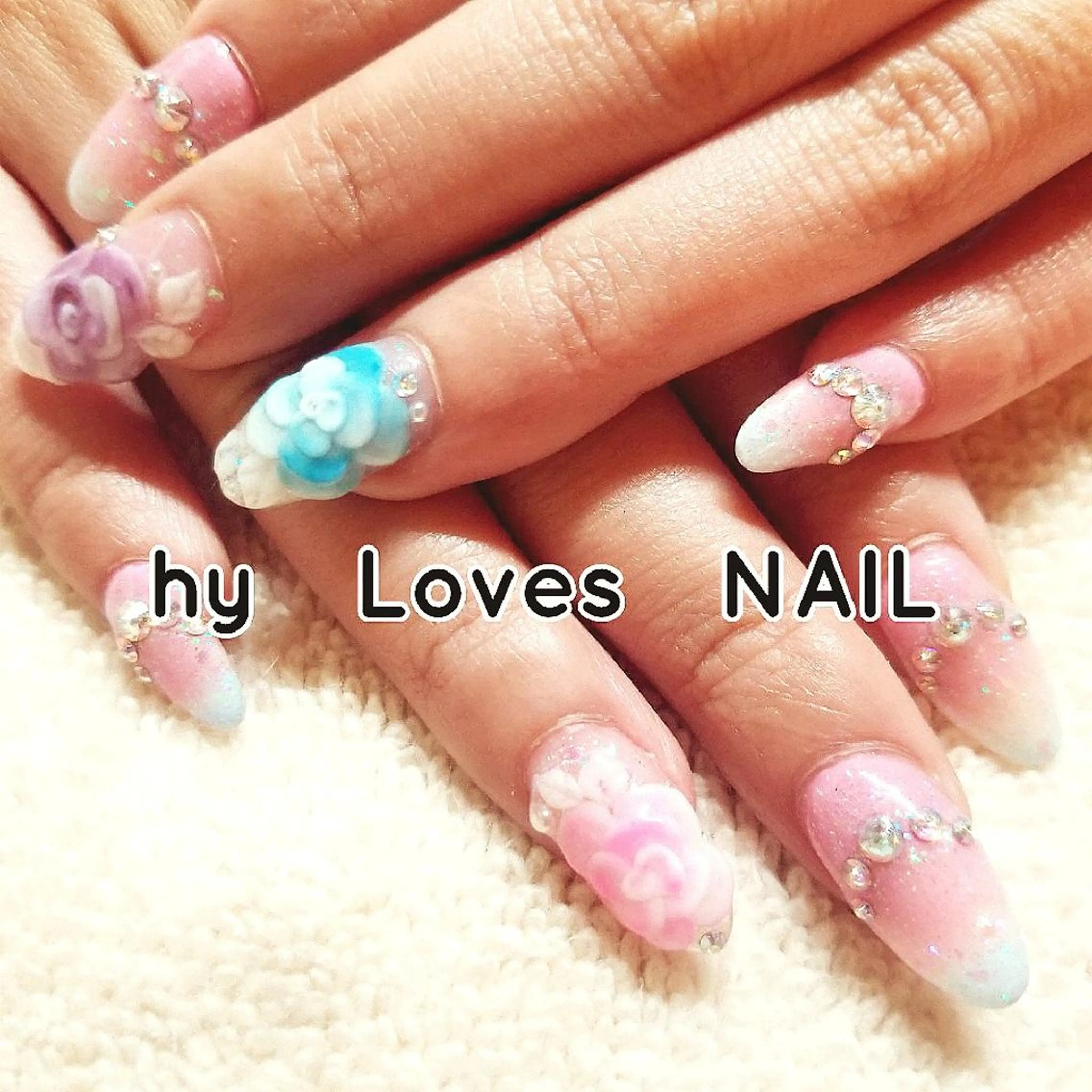 ネイル フラワーネイル ジェルネイル グラデーション ハードジェル 水色 ハンドネイル よしだ ひろきのネイルデザイン