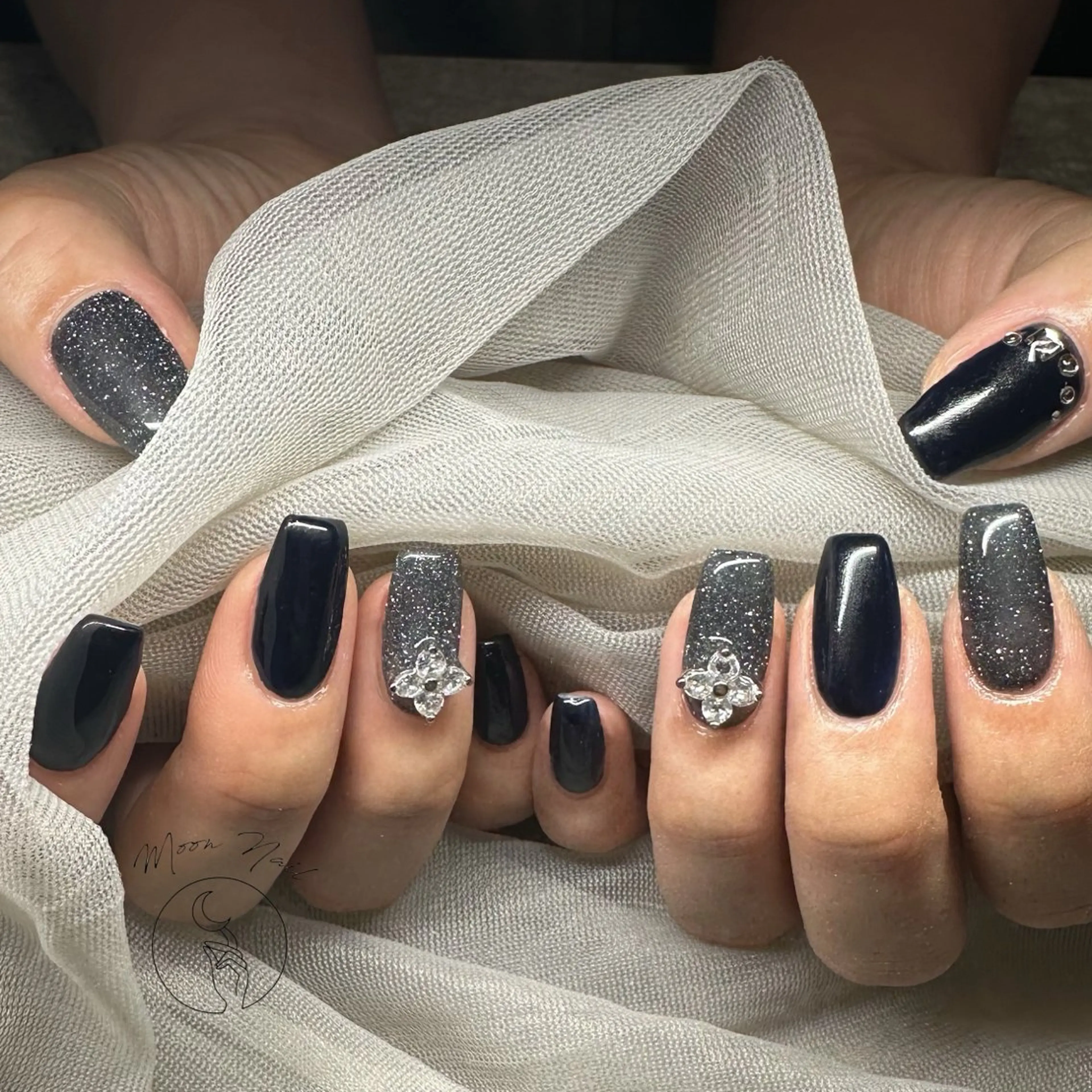 ネイル ストーンネイル ハンドネイル Moon  Nail /栄　大須のネイルデザイン