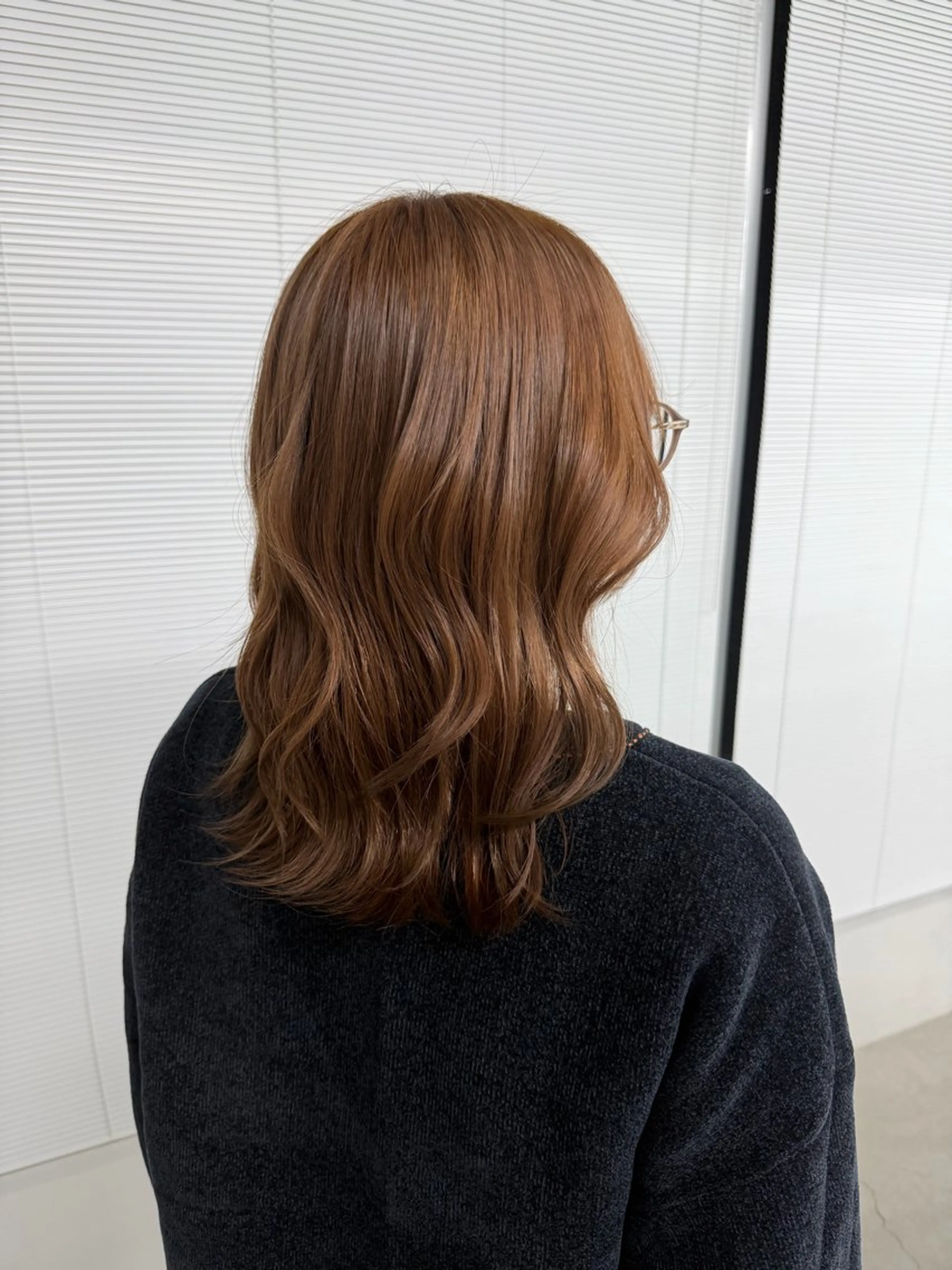 セミロング ヘアカラー mei🪽 カラーモデルのヘアスタイル