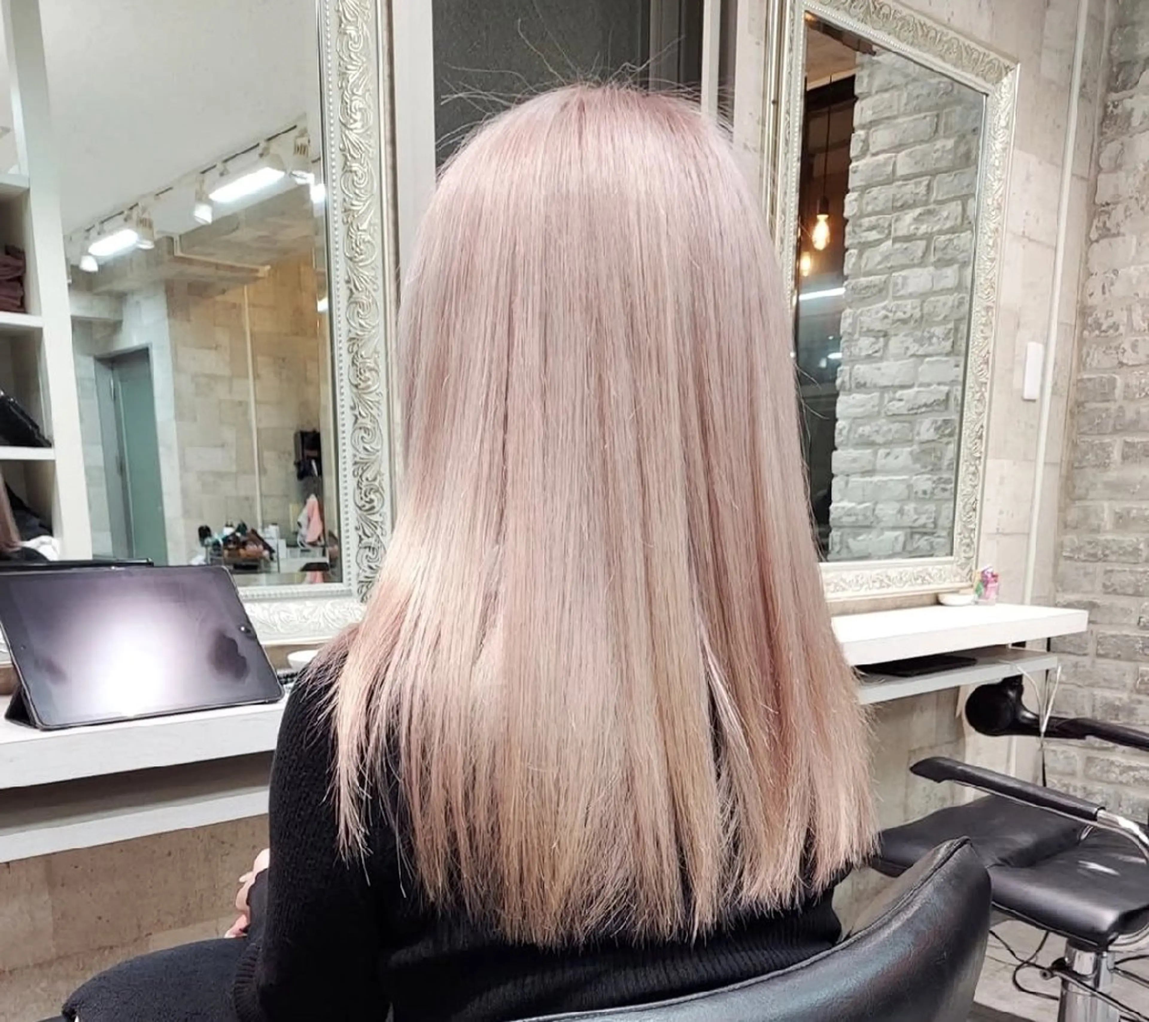 セミロング カラー ベージュカラー ホワイトベージュ ヘアカラー トリートメント grow上野御徒町【グロウ】所属・ブリーチ・ハイトーン 特化🎉内山のヘアスタイル