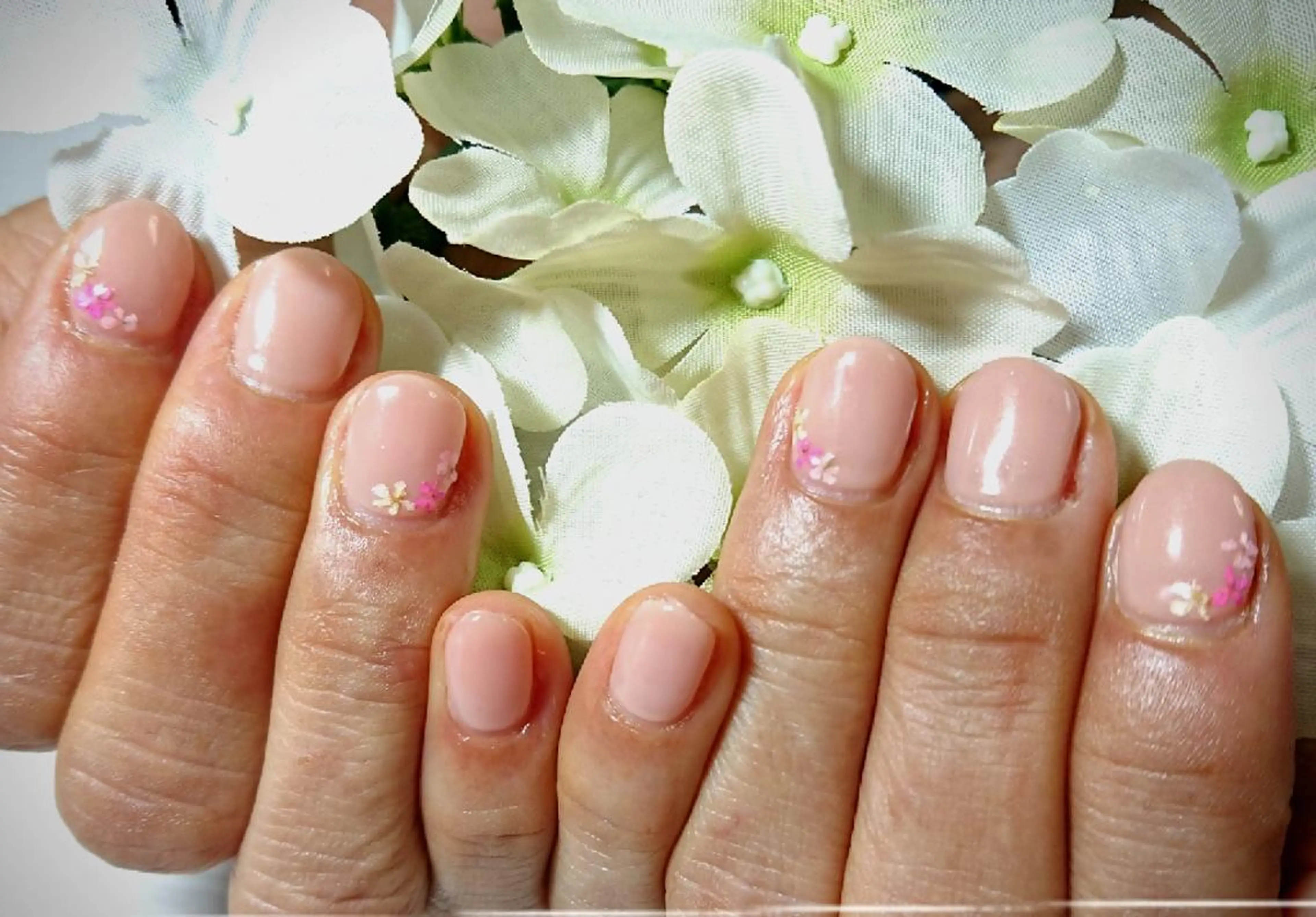 ネイル フラワーネイル ワンカラーネイル ハンドネイル 林 珠里のネイルデザイン
