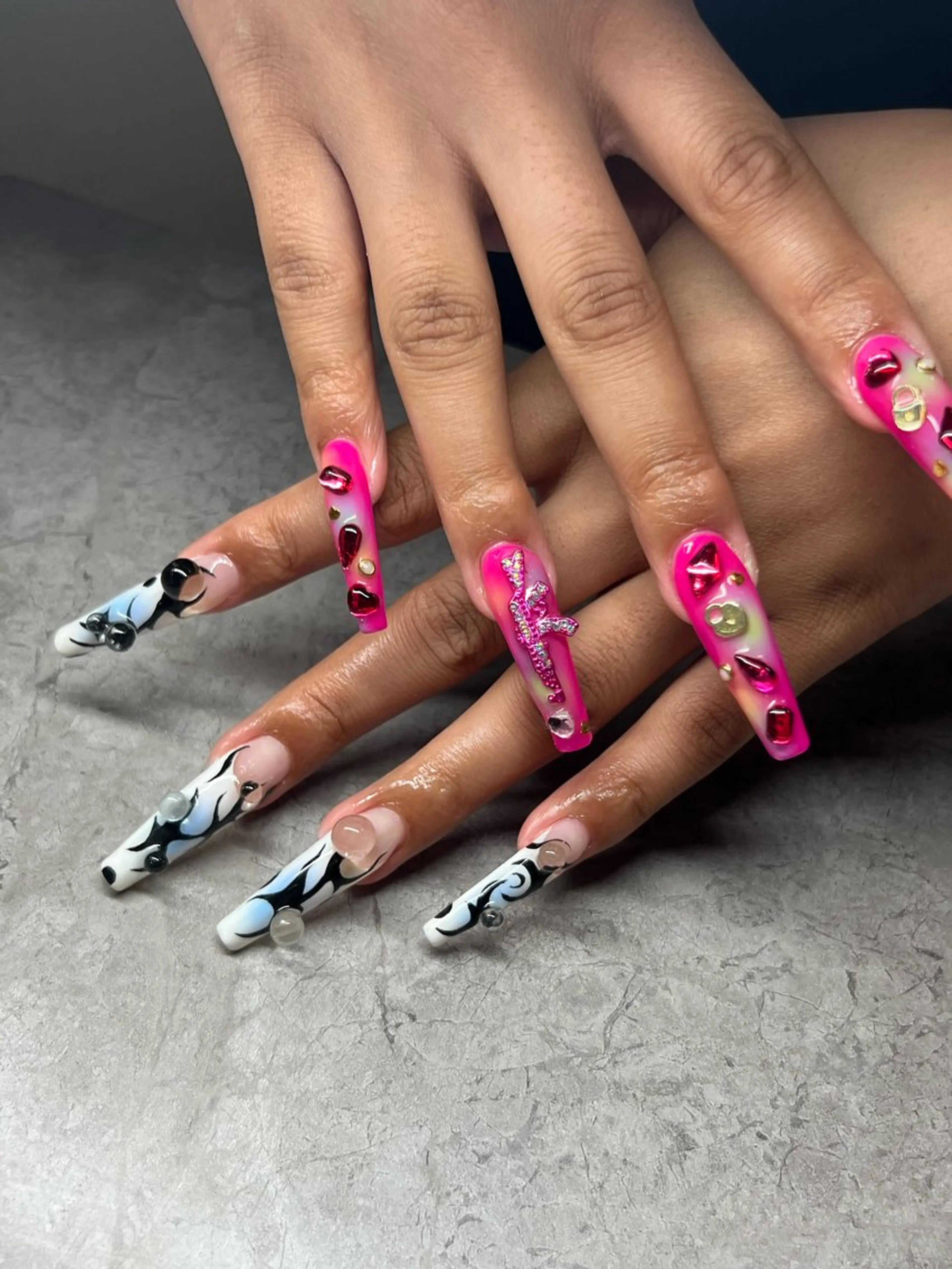 ネイル ハンドネイル ハンドケア ONIKA Nail 青山通り店所属・ONIKA Nail 表参道A4徒歩2分のネイルデザイン
