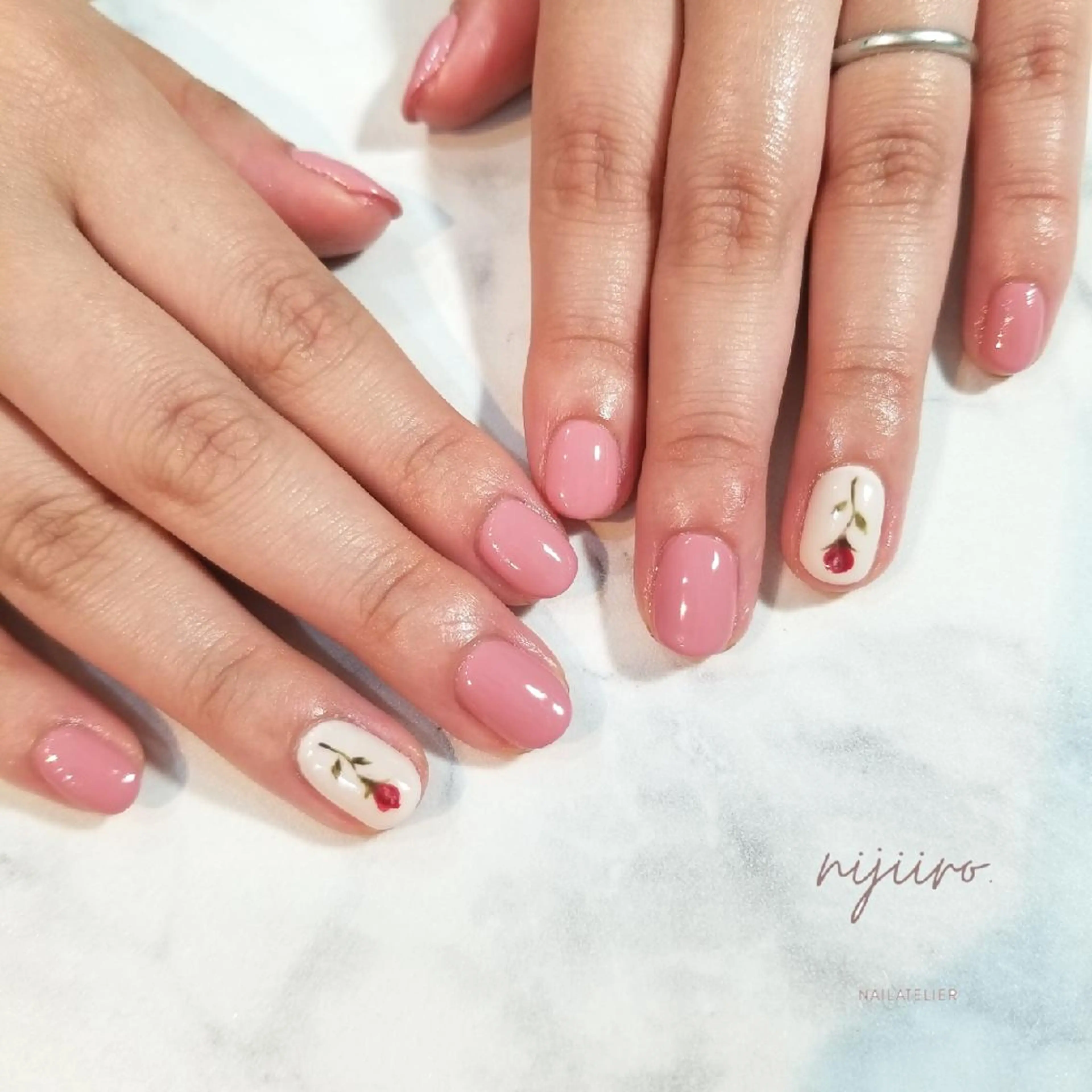 ネイル ハンドネイル nailatelier nijiiro.所属・nijiiro🌈 サトウのネイルデザイン