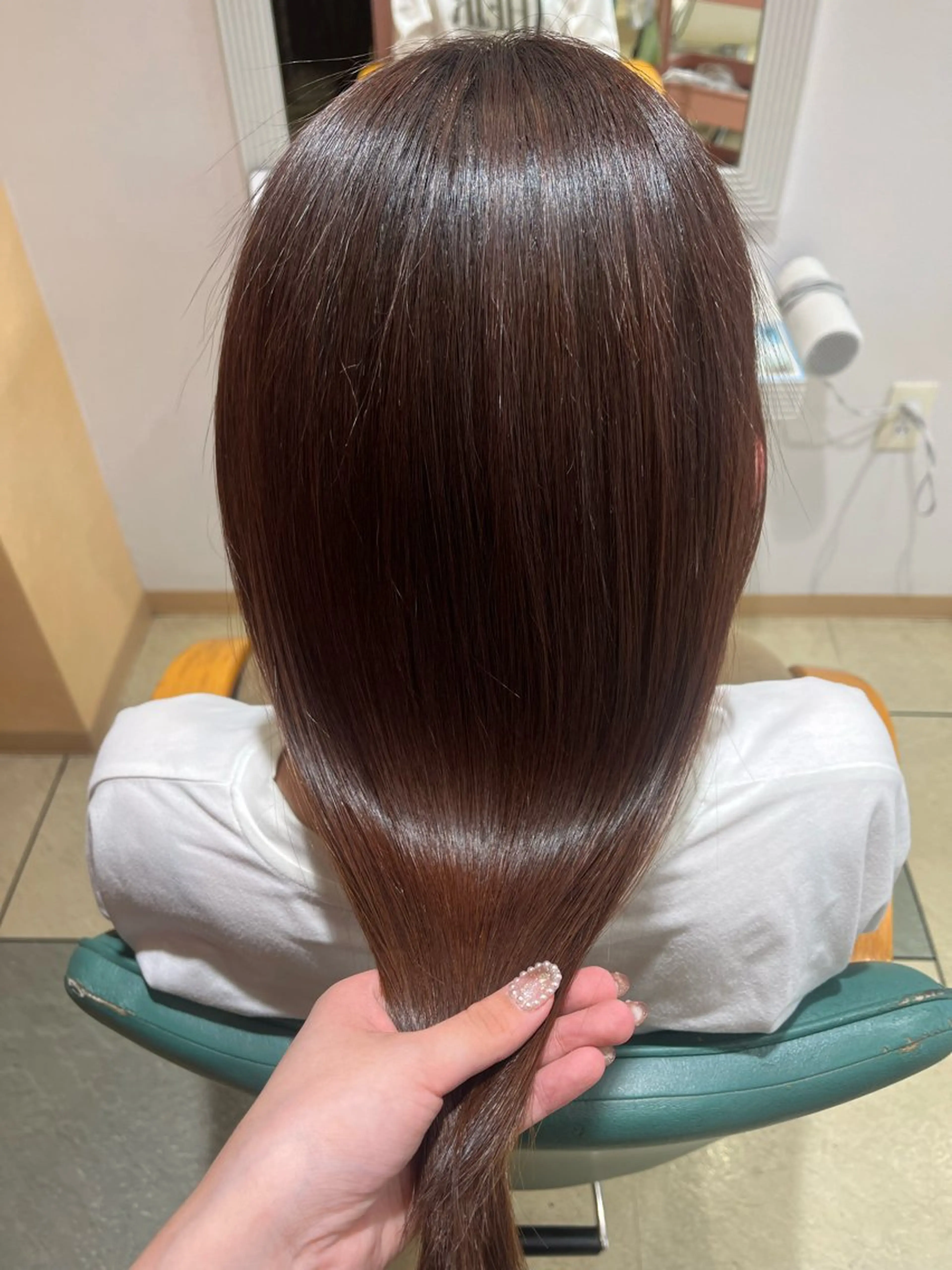 ロング パーマ カット 縮毛矯正 トリートメント ベージュカラー⌇﻿ くびれヘア.𐙚心音のヘアスタイル