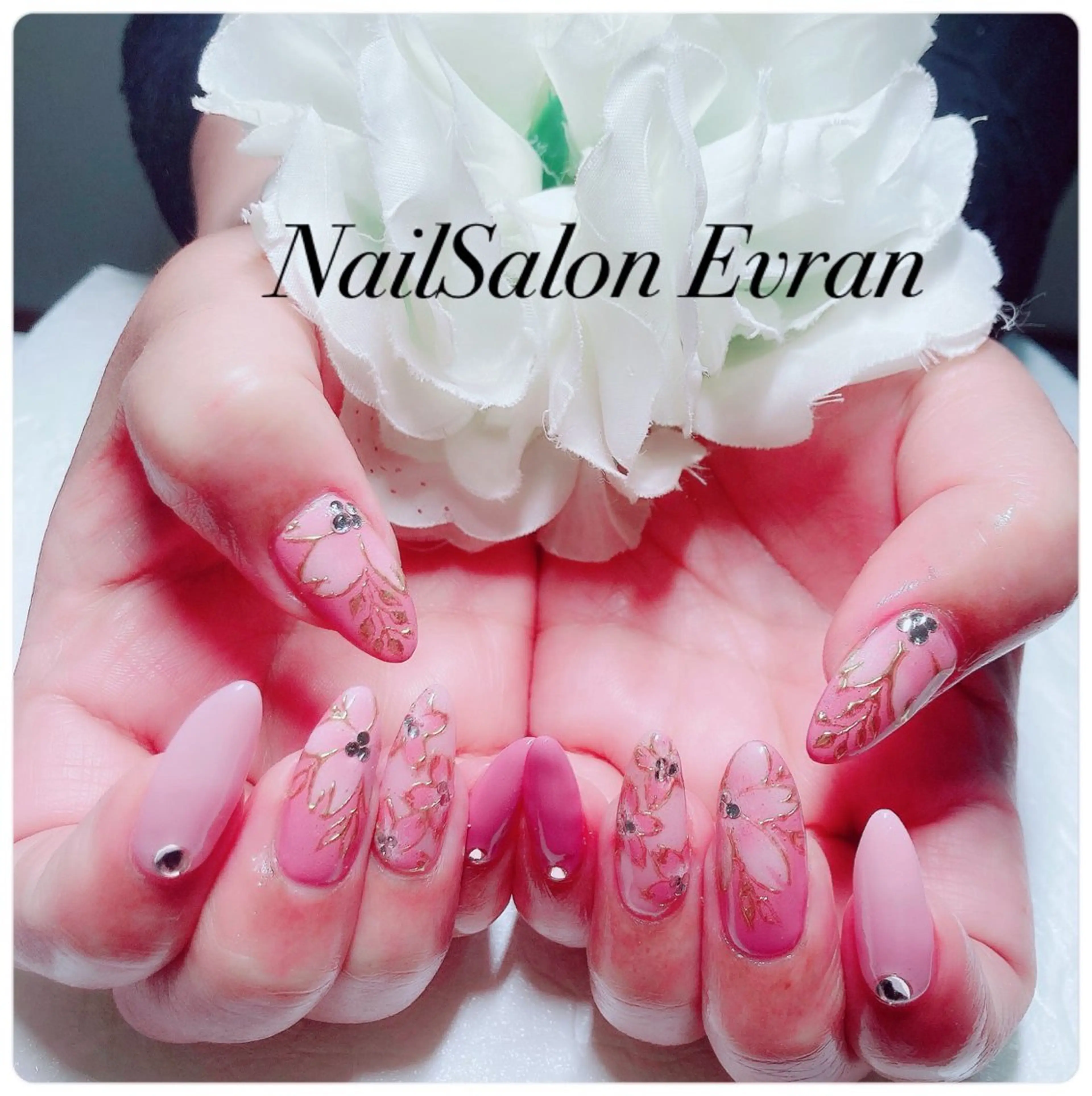 ネイル アートネイル 桜ネイル フレンチネイル マグネットネイル 持ち込み ハンドネイル Nail salon Evranのネイルデザイン