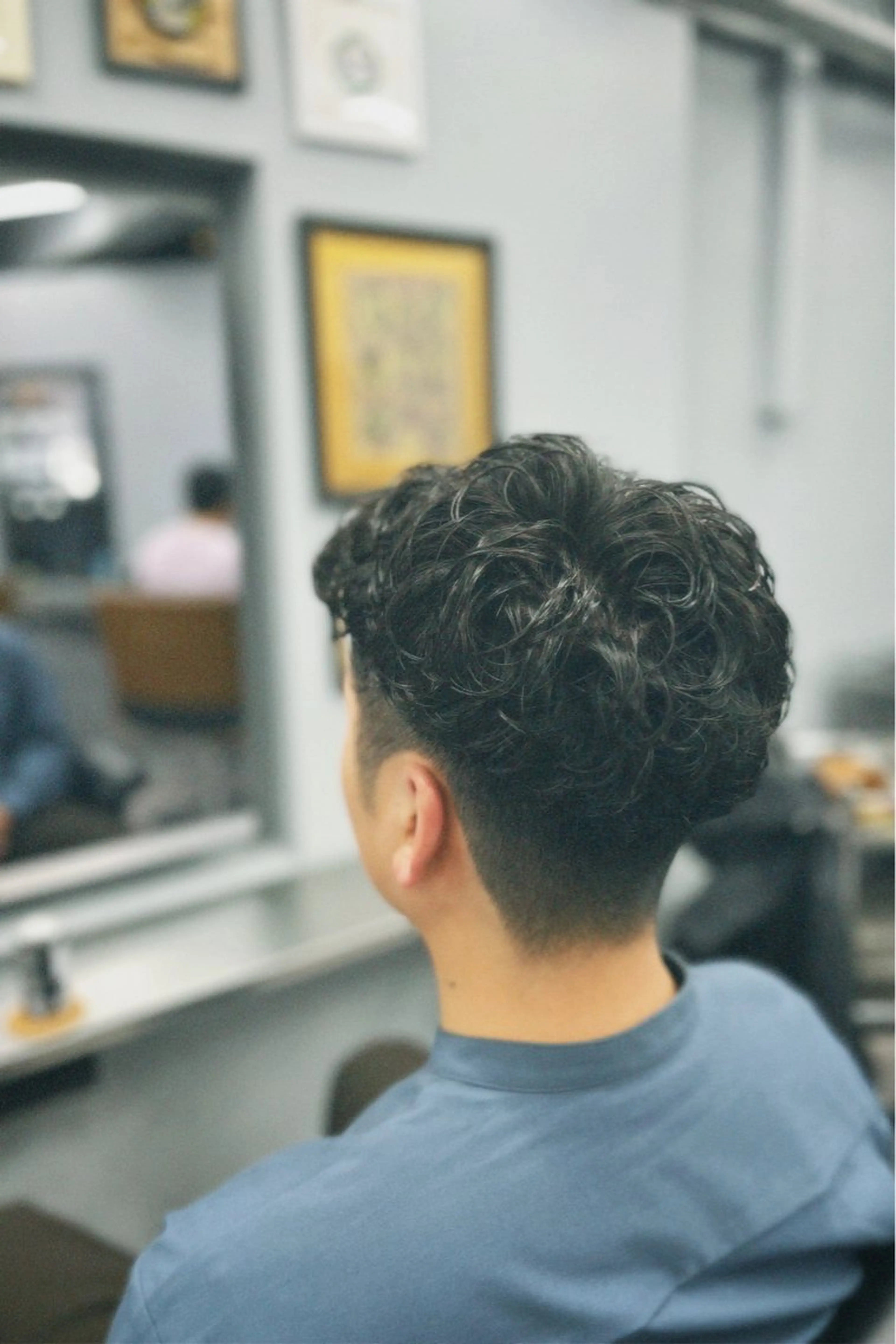 ショート パーマ メンズ センターパート フェードカット マッシュ メンズパーマ メンズツイストパーマ icon Blue所属・池袋メンズパーマ フェード純平のヘアスタイル