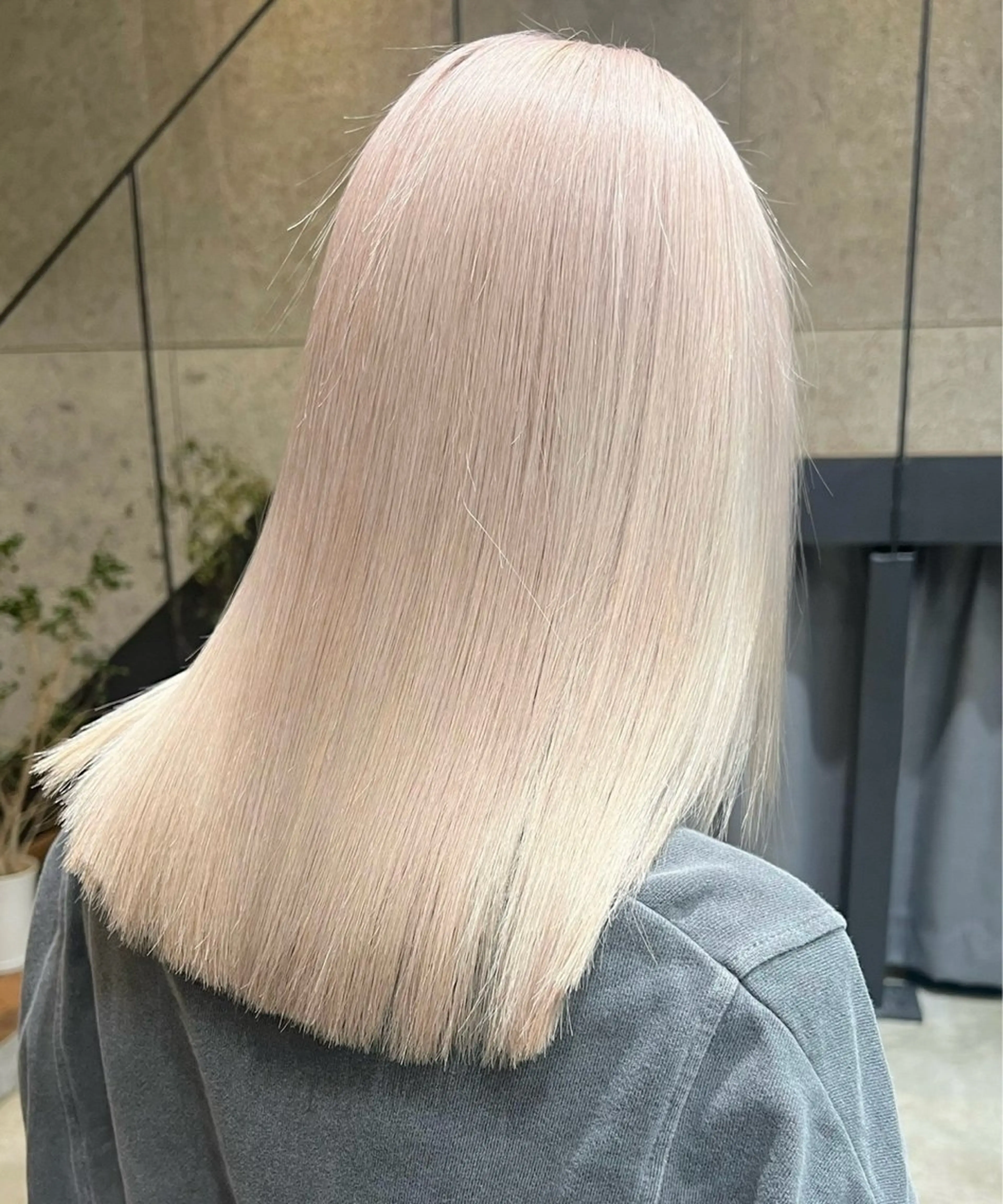 カラー ブリーチカラー×艶 🍨mihoのヘアスタイル