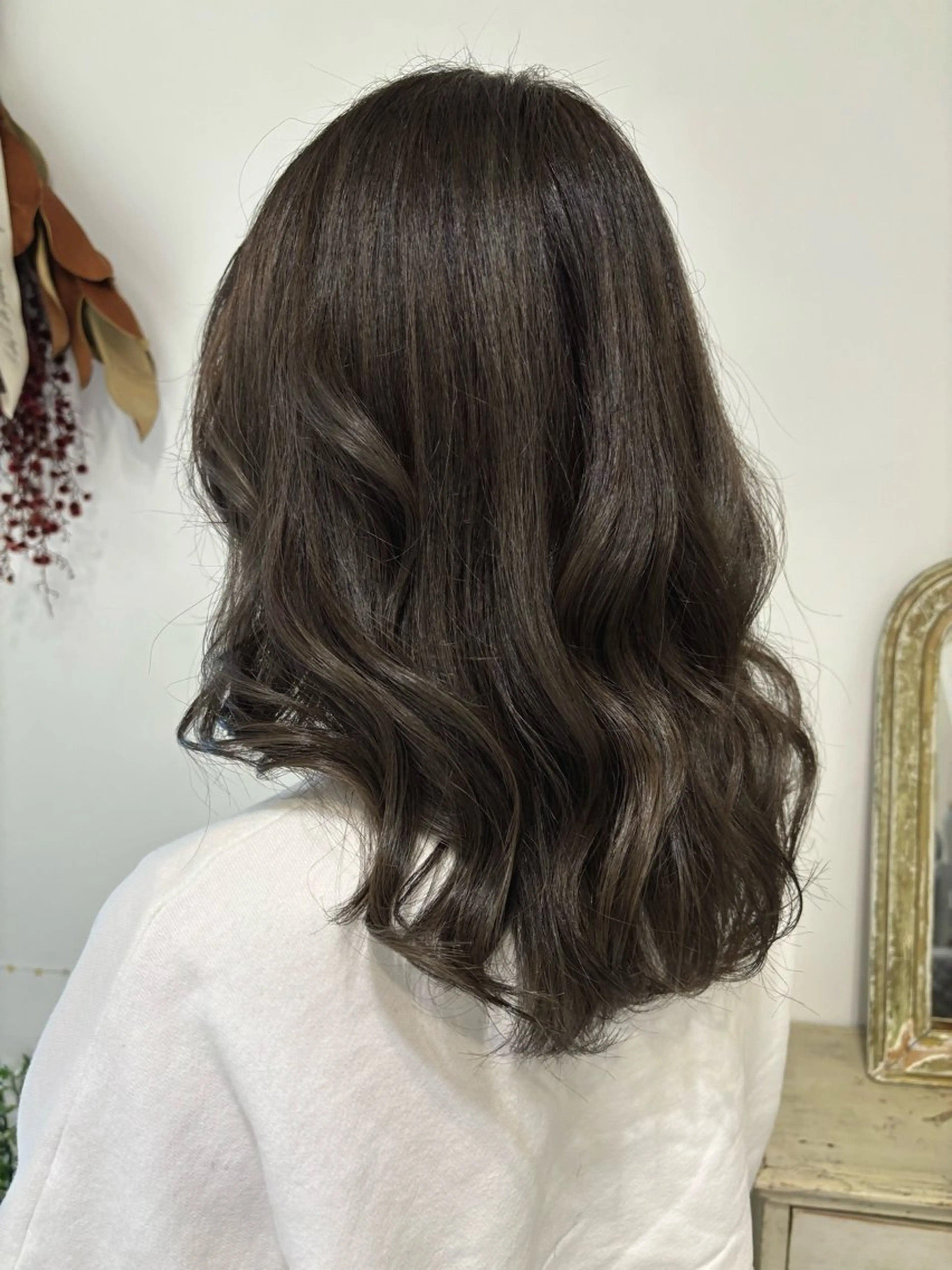 ミディアム カラー オリーブグレー ducha所属・DUCHA Tomida naoのヘアスタイル