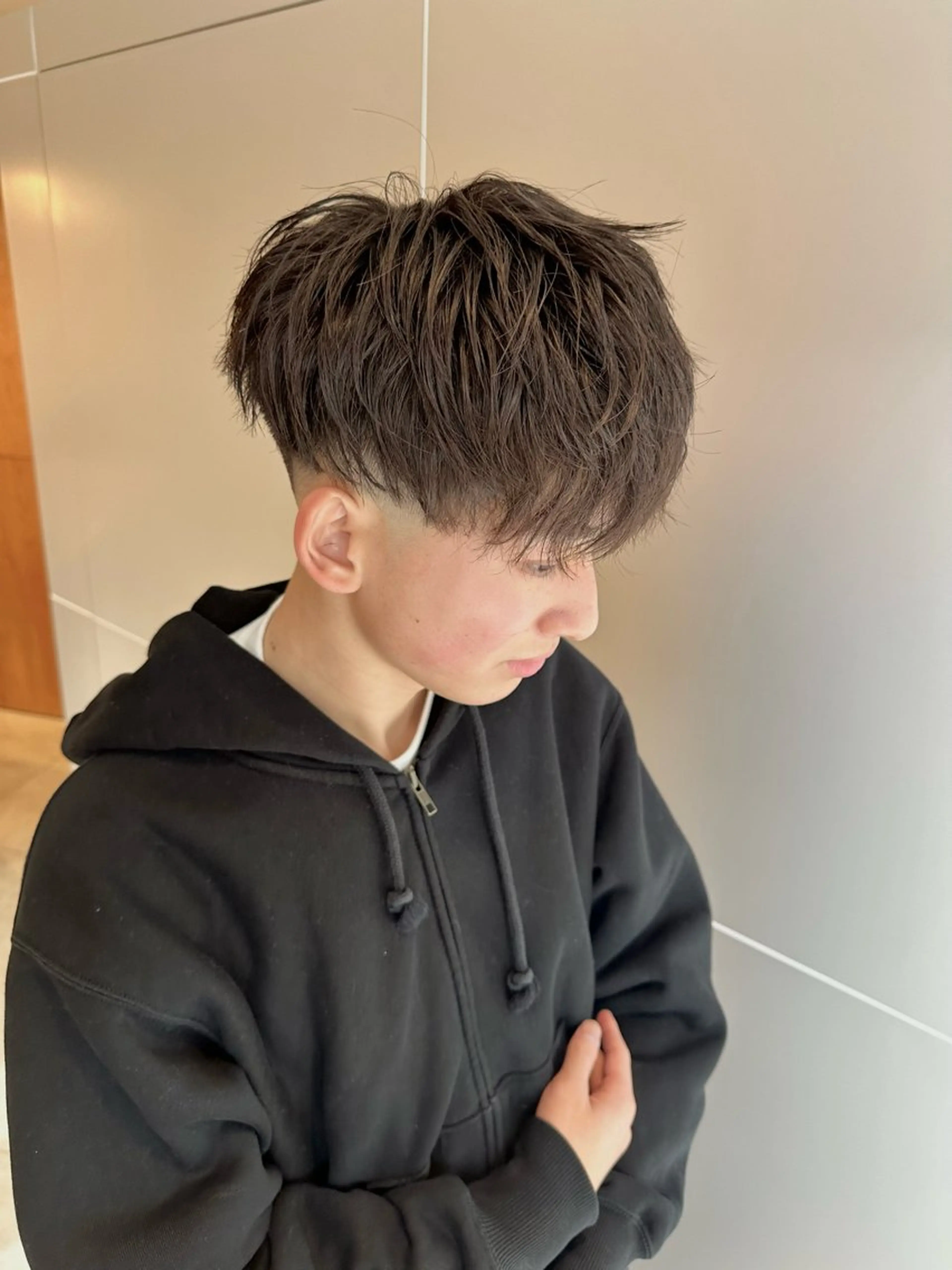 ミディアム パーマ メンズ ミディアムパーマ メンズパーマ メンズツイストパーマ ツイストパーマ メンズパーマ達人/ フェード/イツキのヘアスタイル