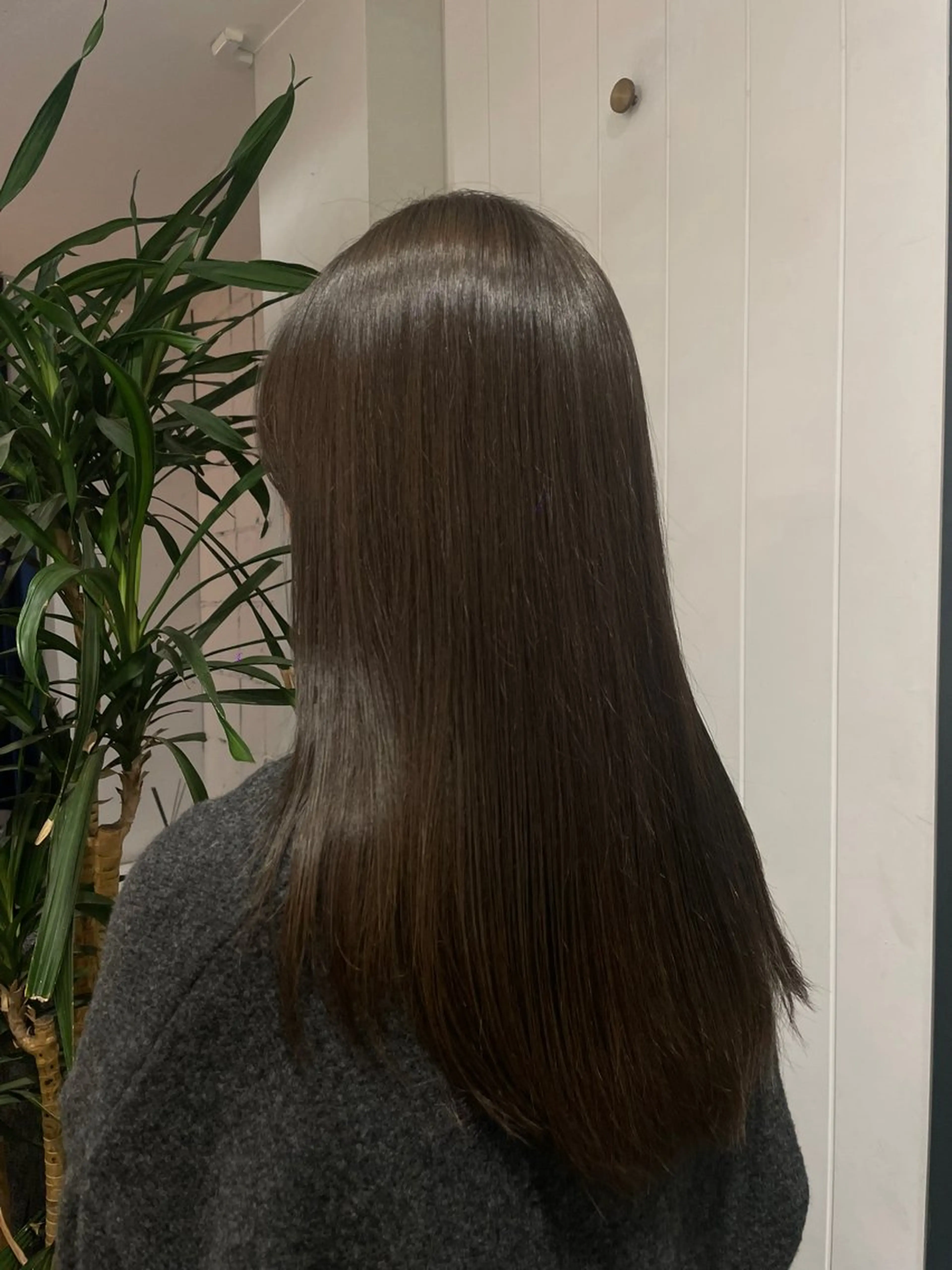 カラー ブラウンカラー オリーブブラウン soto.所属・HARUHI 銀座 美容師౨ৎ⋆˚のヘアスタイル