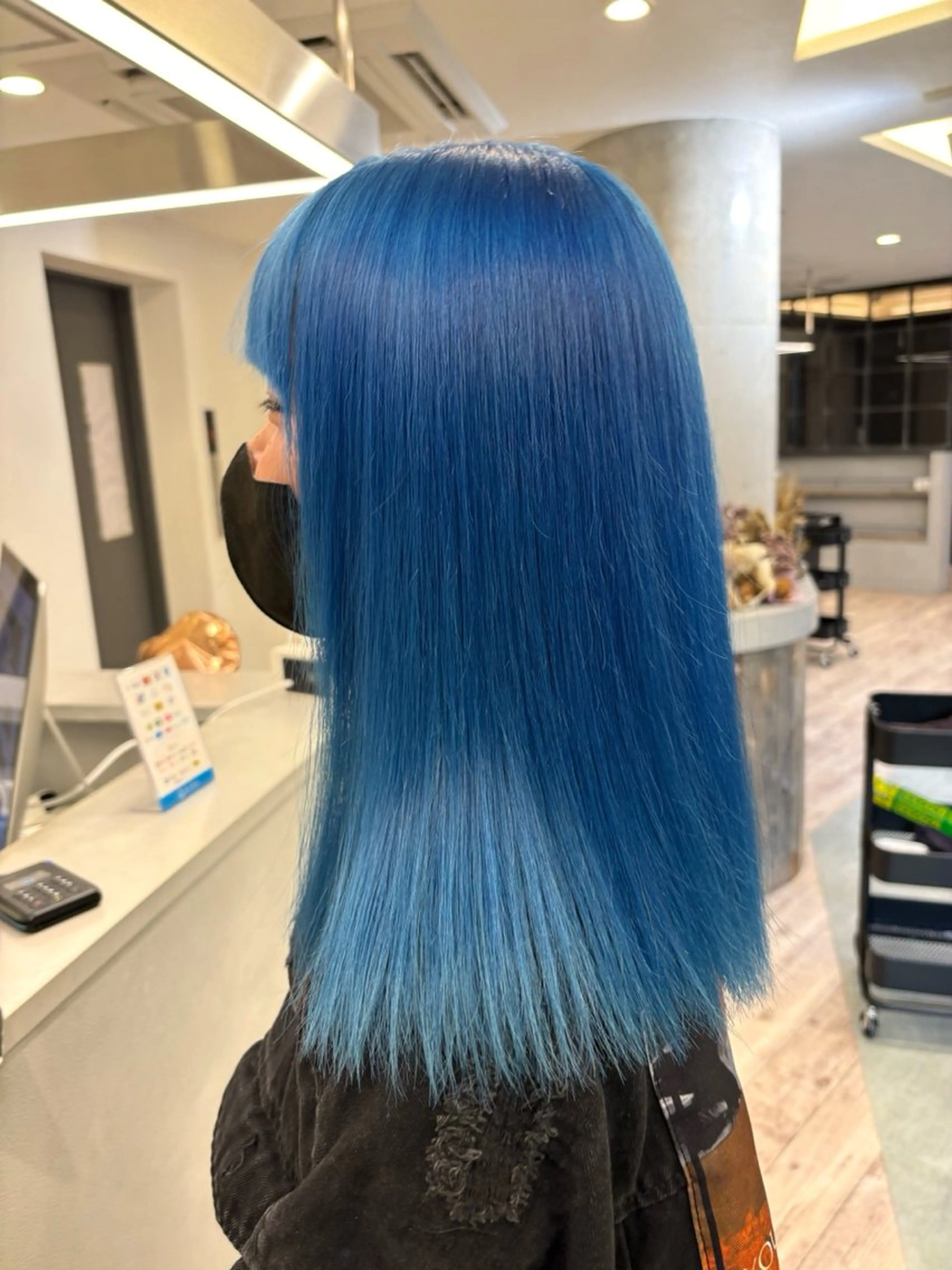 ロング カラー Loob TOKYO MiZUKiのヘアスタイル