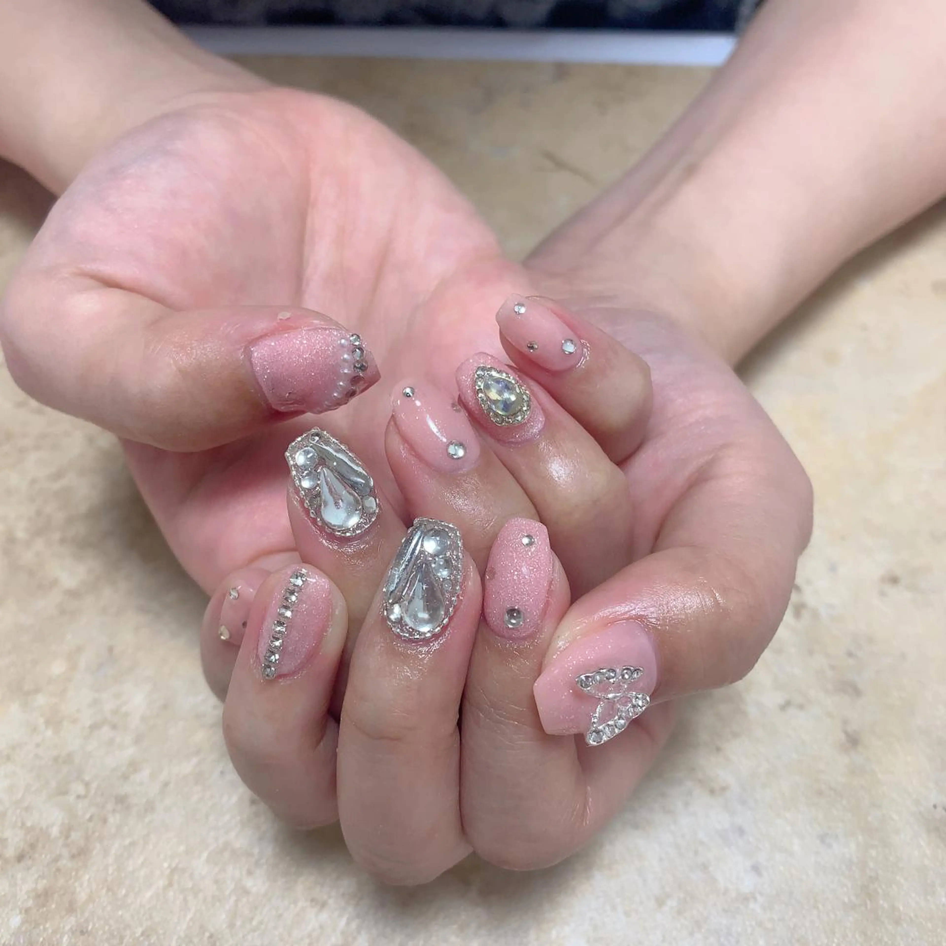 ネイル はな💎ネイル ワンホン、長さ出しのネイルデザイン