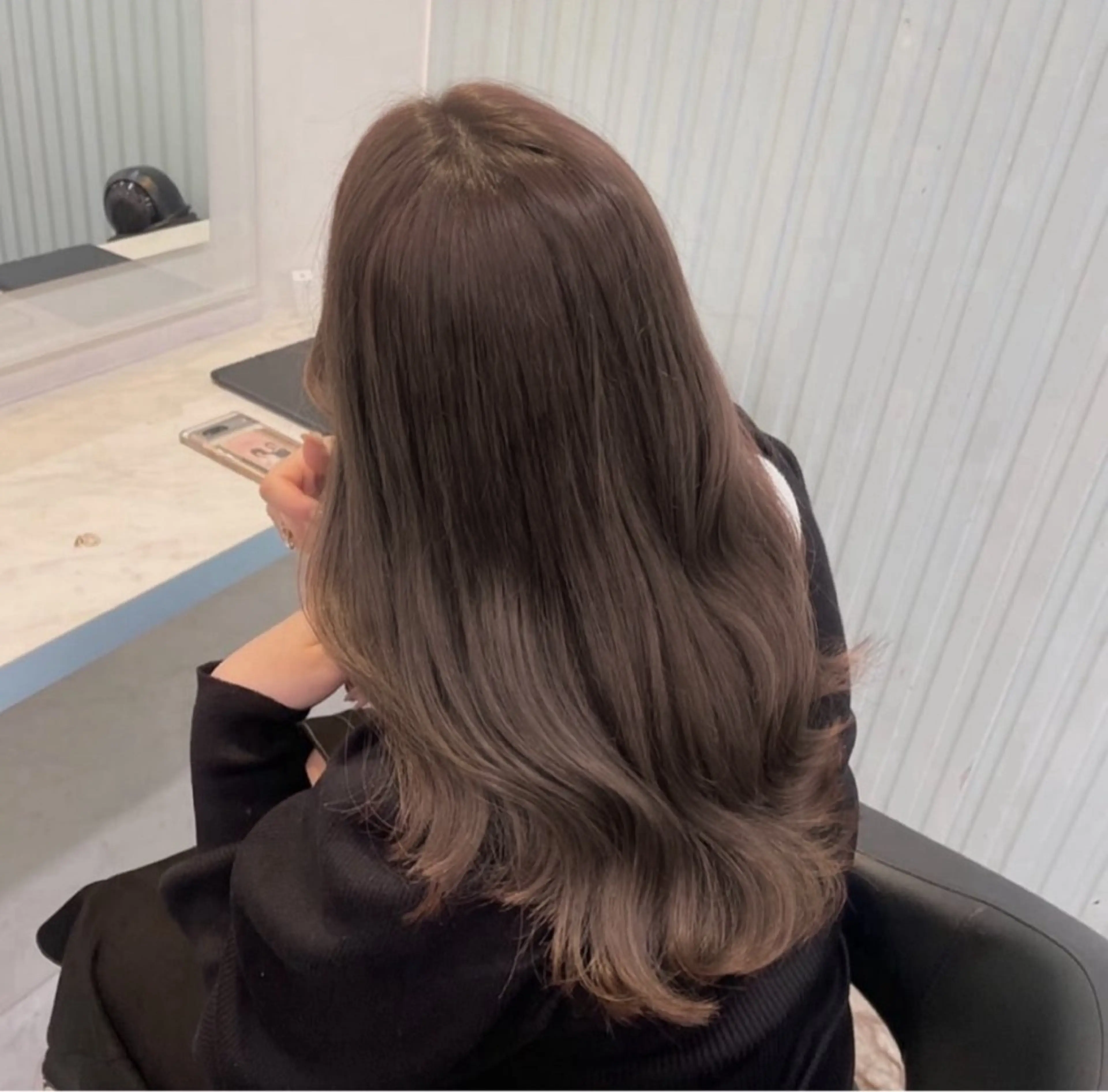 ミディアム ヘアカラー トリートメント サロウィン新宿三丁目East所属・💕冬モテ×上品色気 モテヘア💕山田航介のヘアスタイル