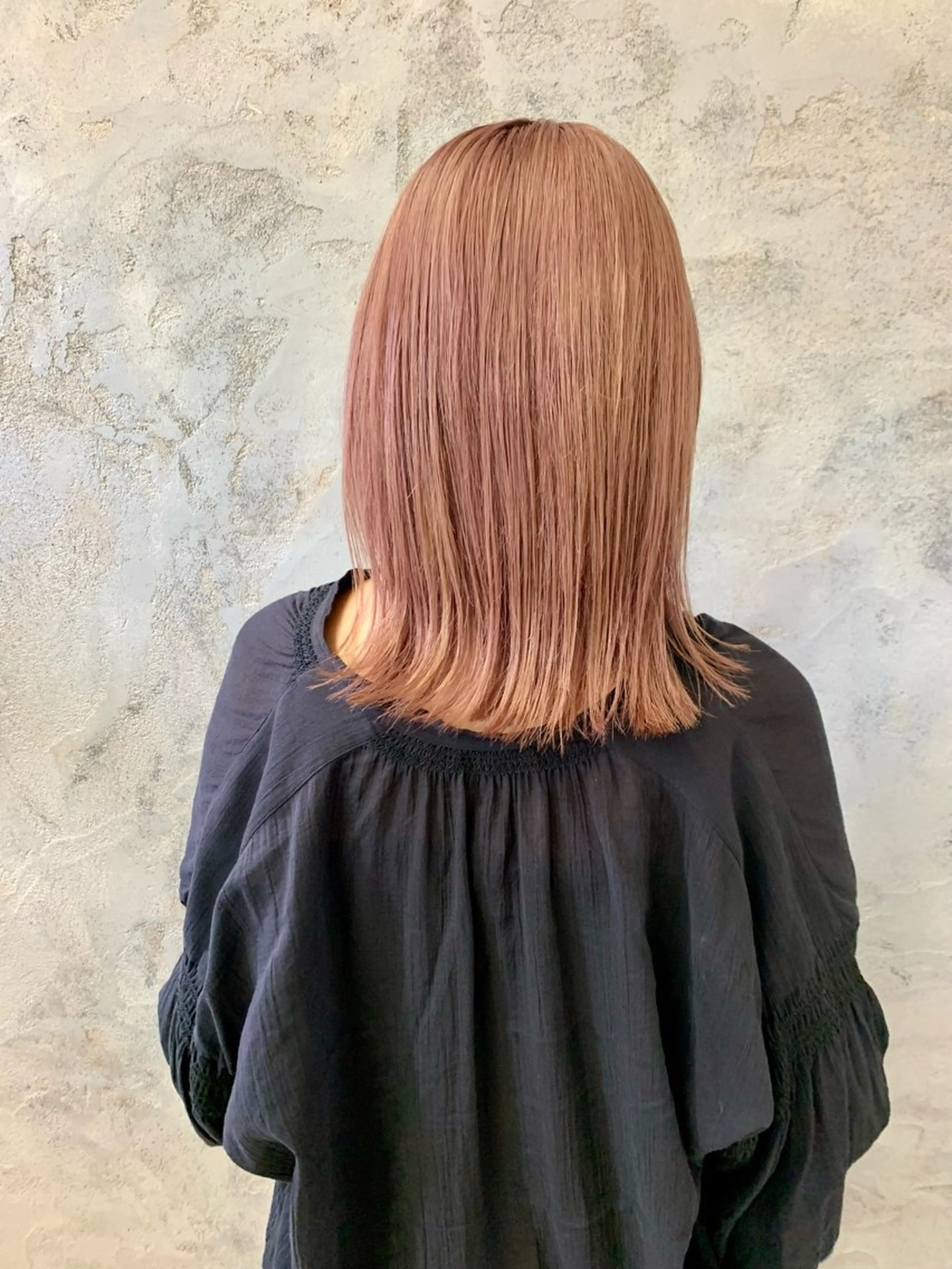 ミディアム カラー 荒島 由佳のヘアスタイル