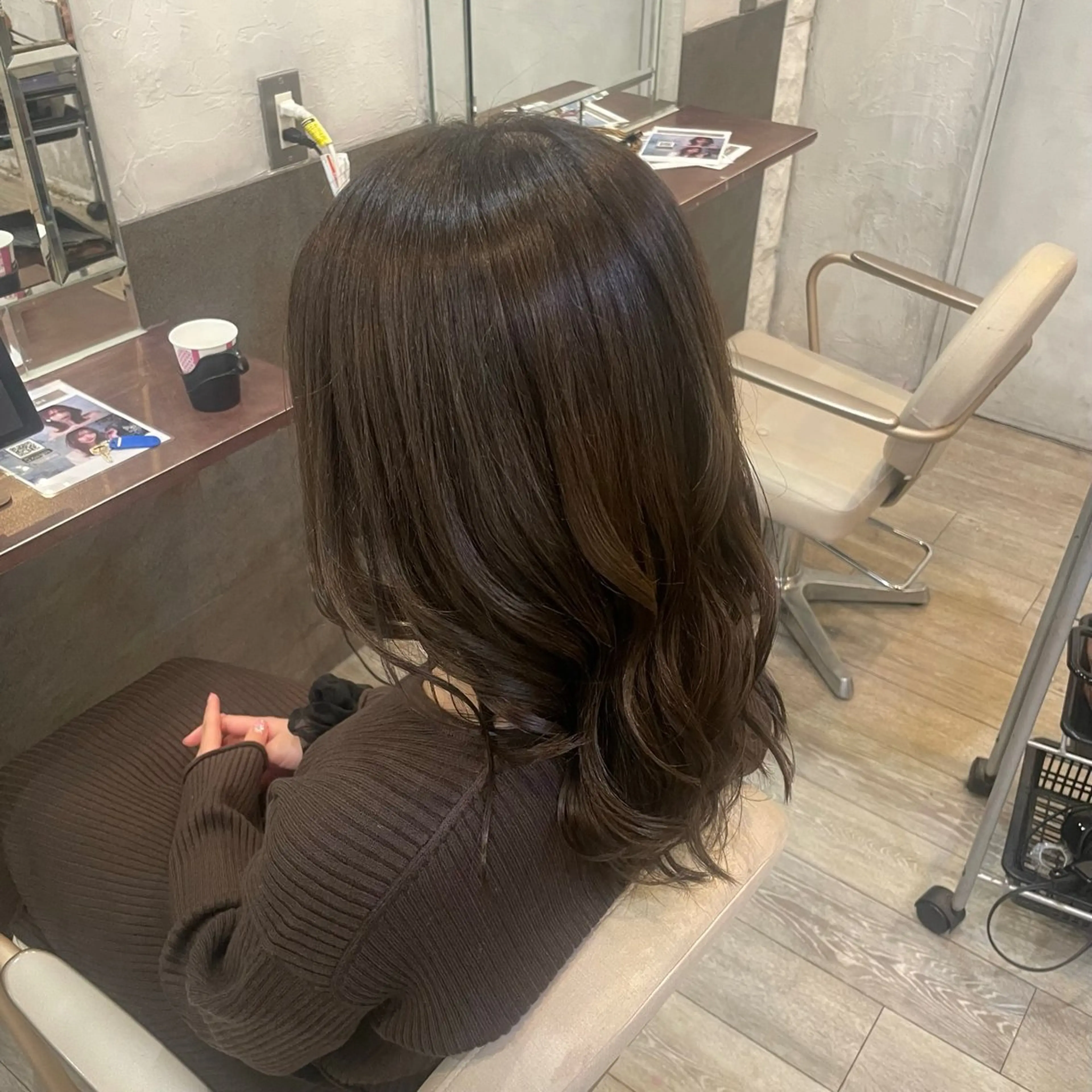 セミロング 岩水 穂華のヘアスタイル