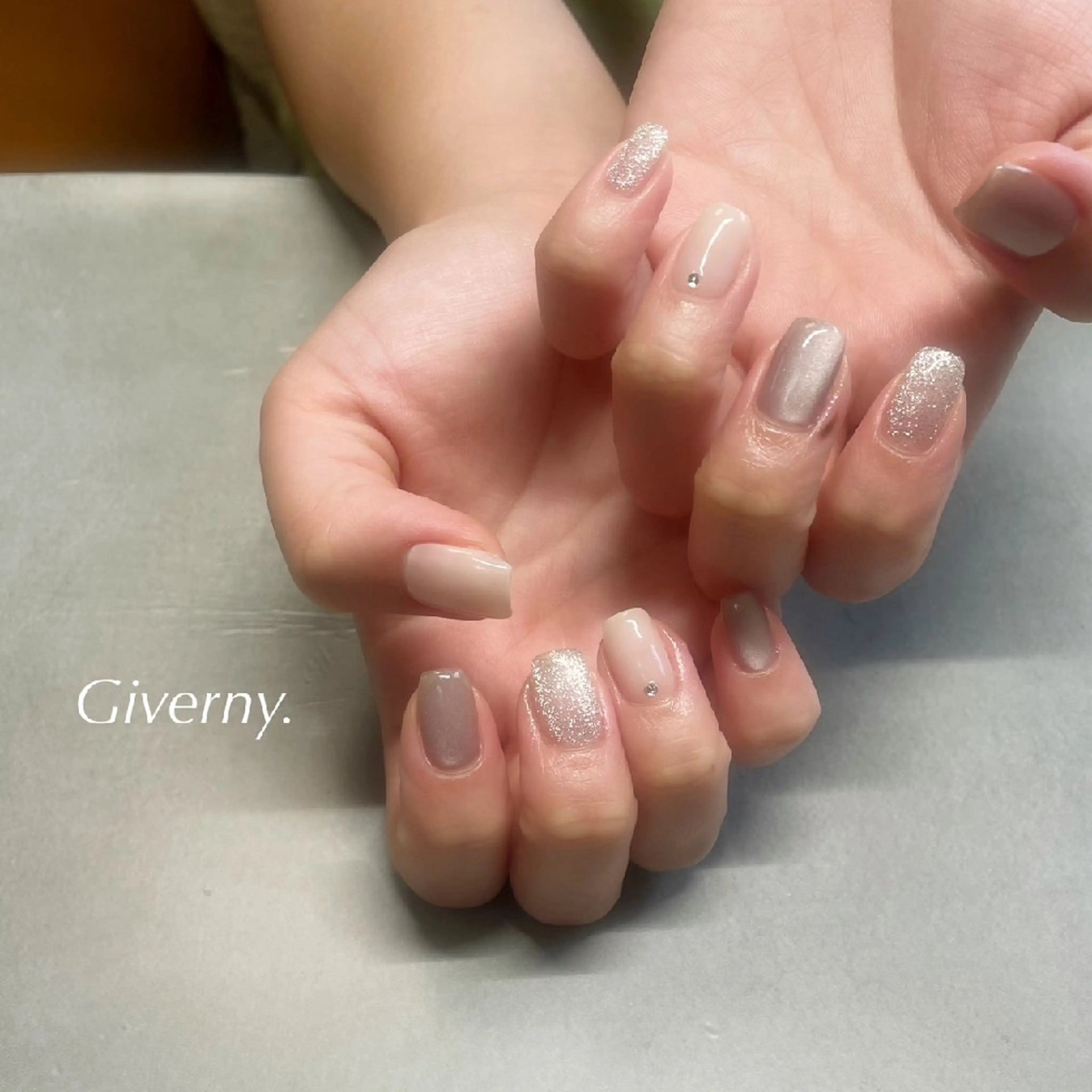 ネイル オフィスネイル ハンドネイル Giverny .のネイルデザイン