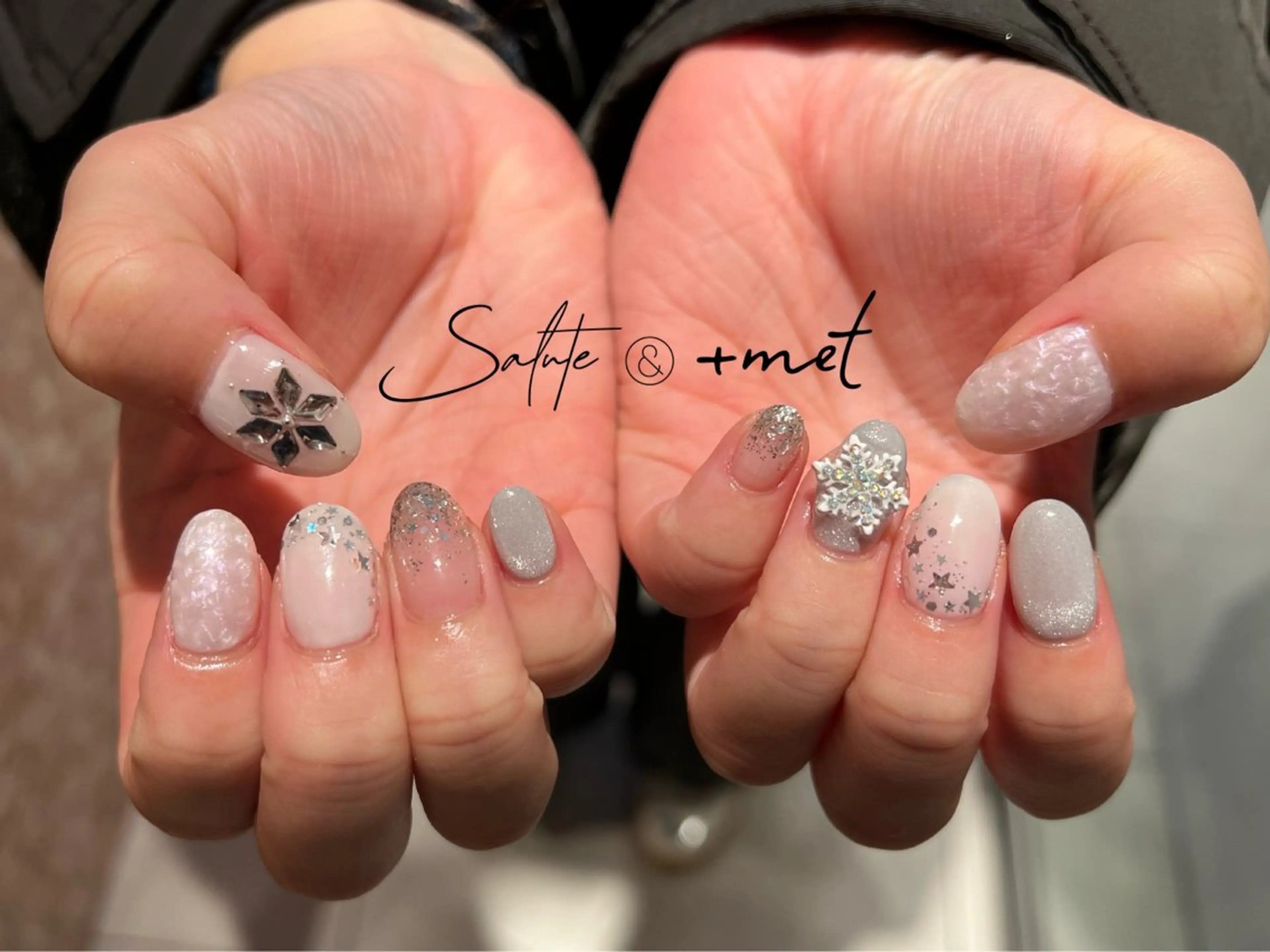 ネイル アートネイル グラデーション ラメ(グリッター) ラメグラデーション ミラーネイル ハンドネイル 小島 志音のネイルデザイン