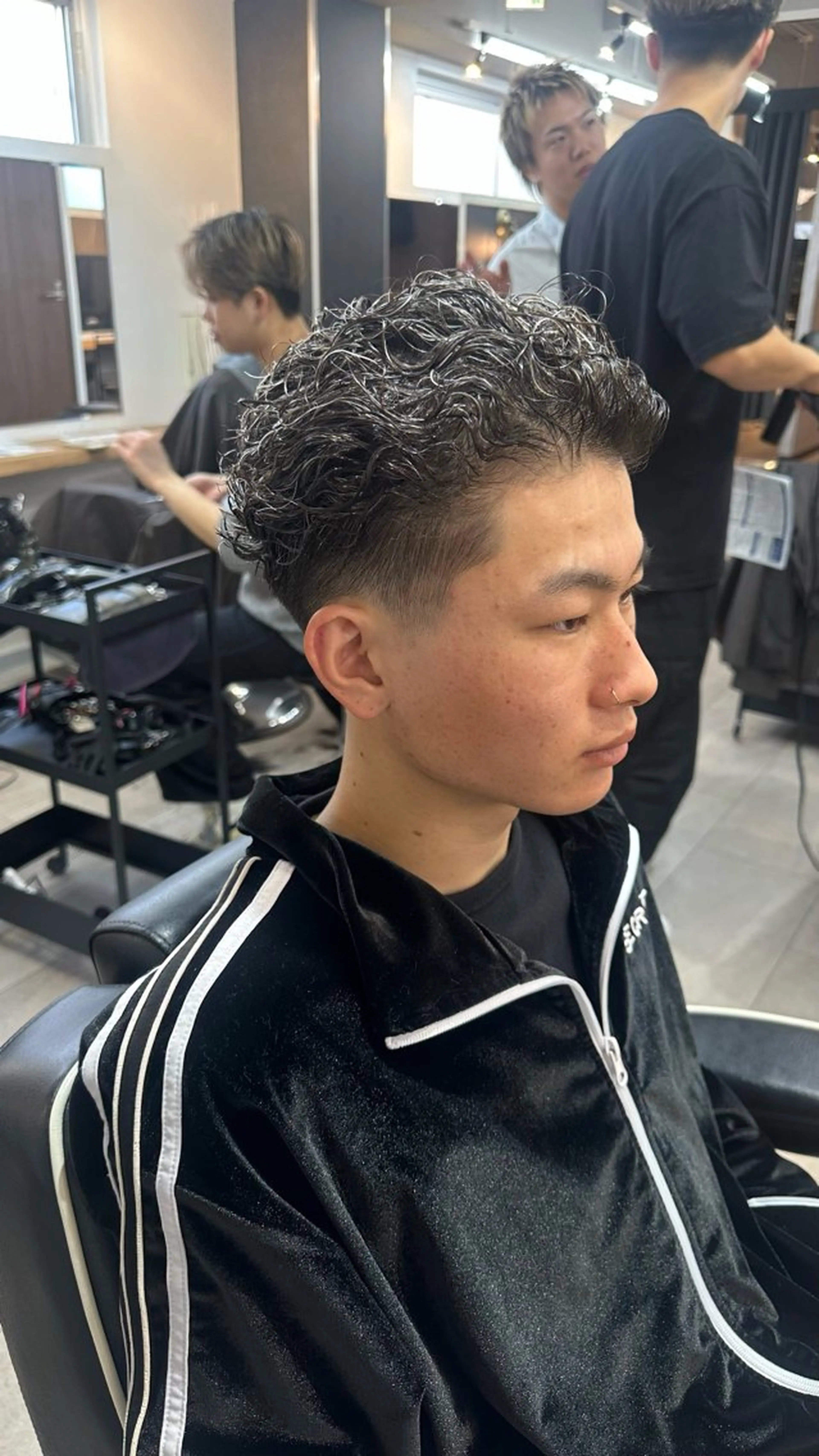 カラー パーマ メンズ 律喜/パーマ /メンズ/フェードのヘアスタイル