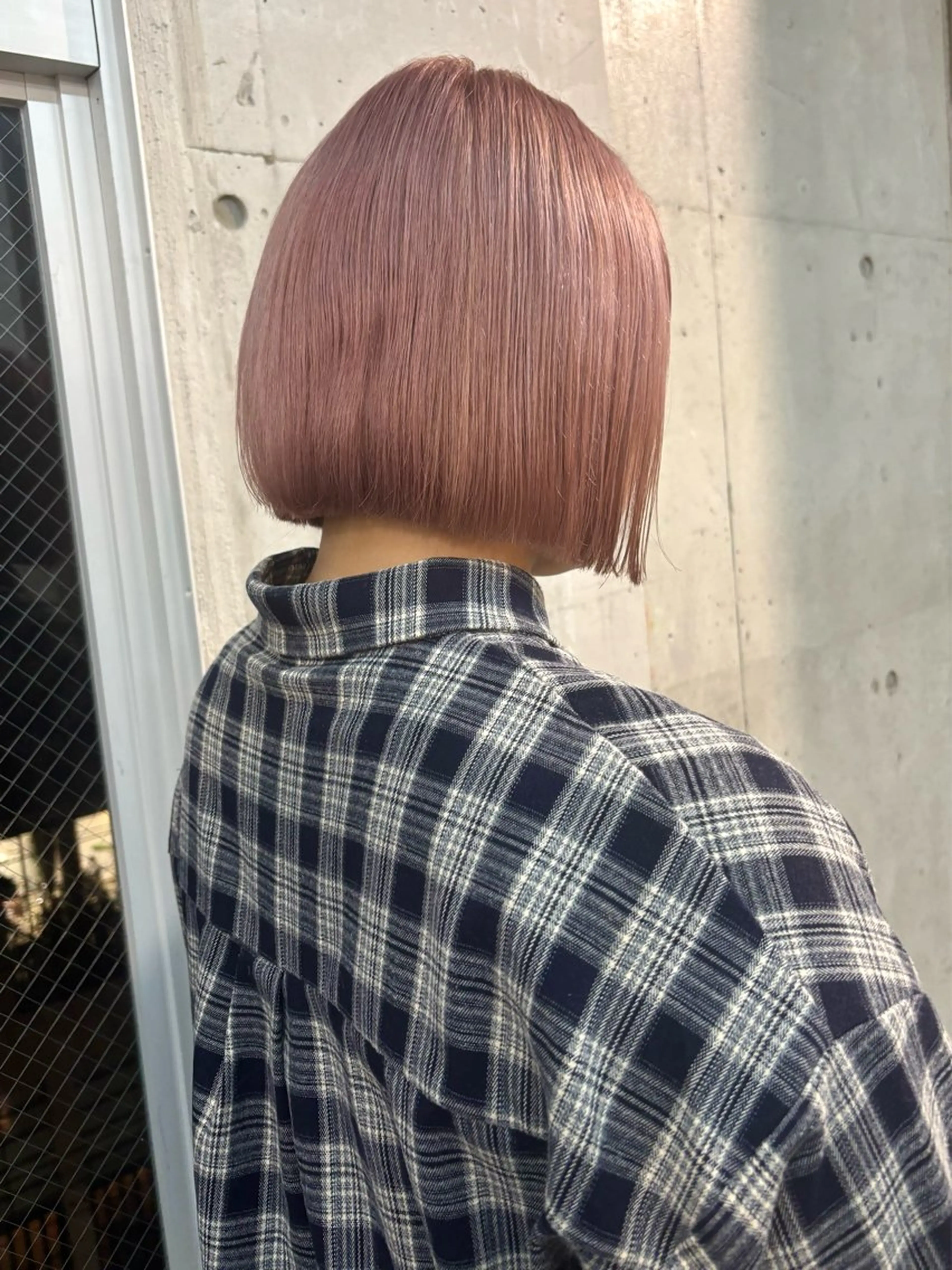 ミディアム カラー ベージュカラー ピンクカラー ピンクベージュ ヘアカラー lani hair salon所属・SHOTO ハイトー ン/デザインカラーのヘアスタイル