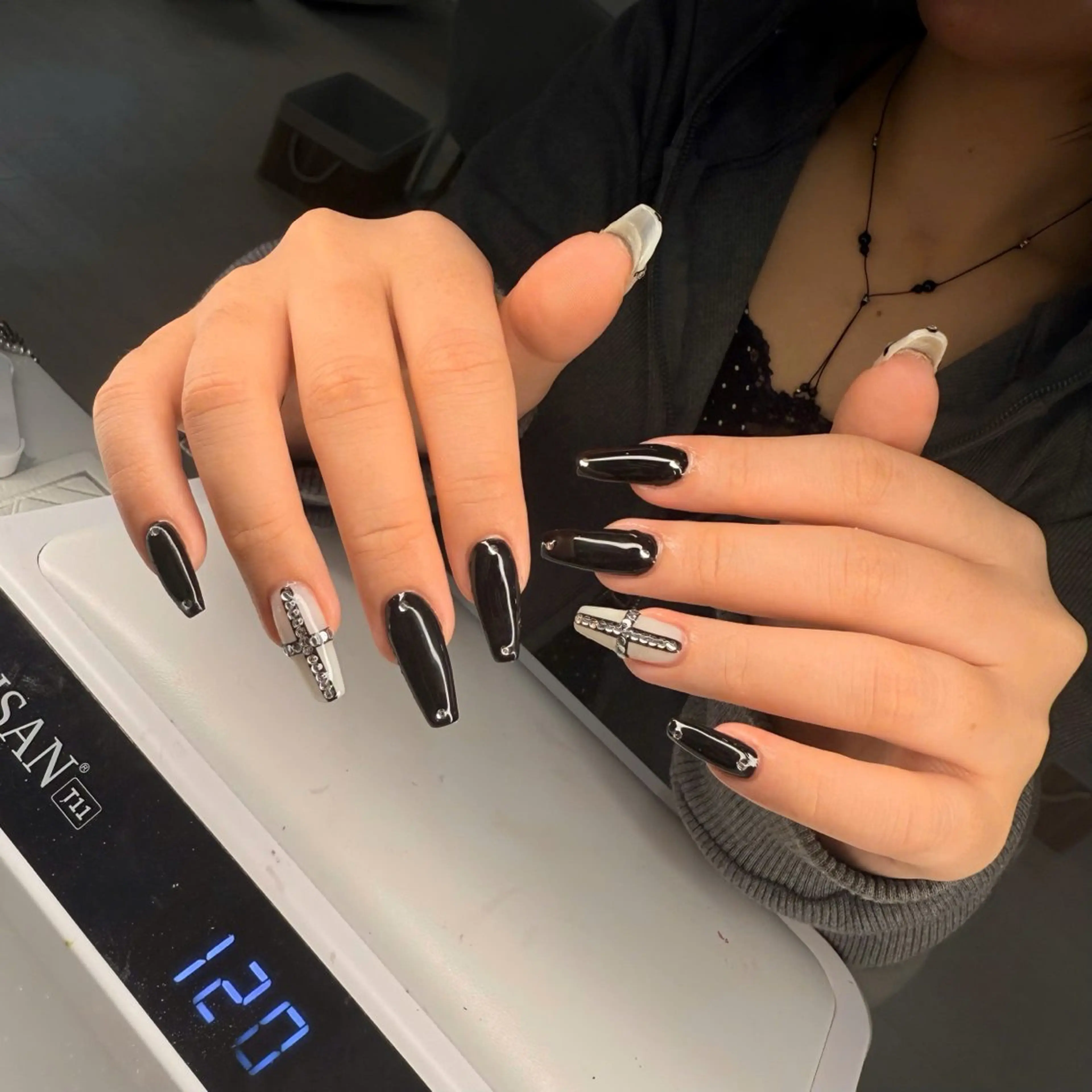 ネイル フレンチネイル キラキラネイル マグネットネイル ミラーネイル ニュアンスネイル ハンドネイル Lina所属・MeiMei Nail モデル募集のネイルデザイン