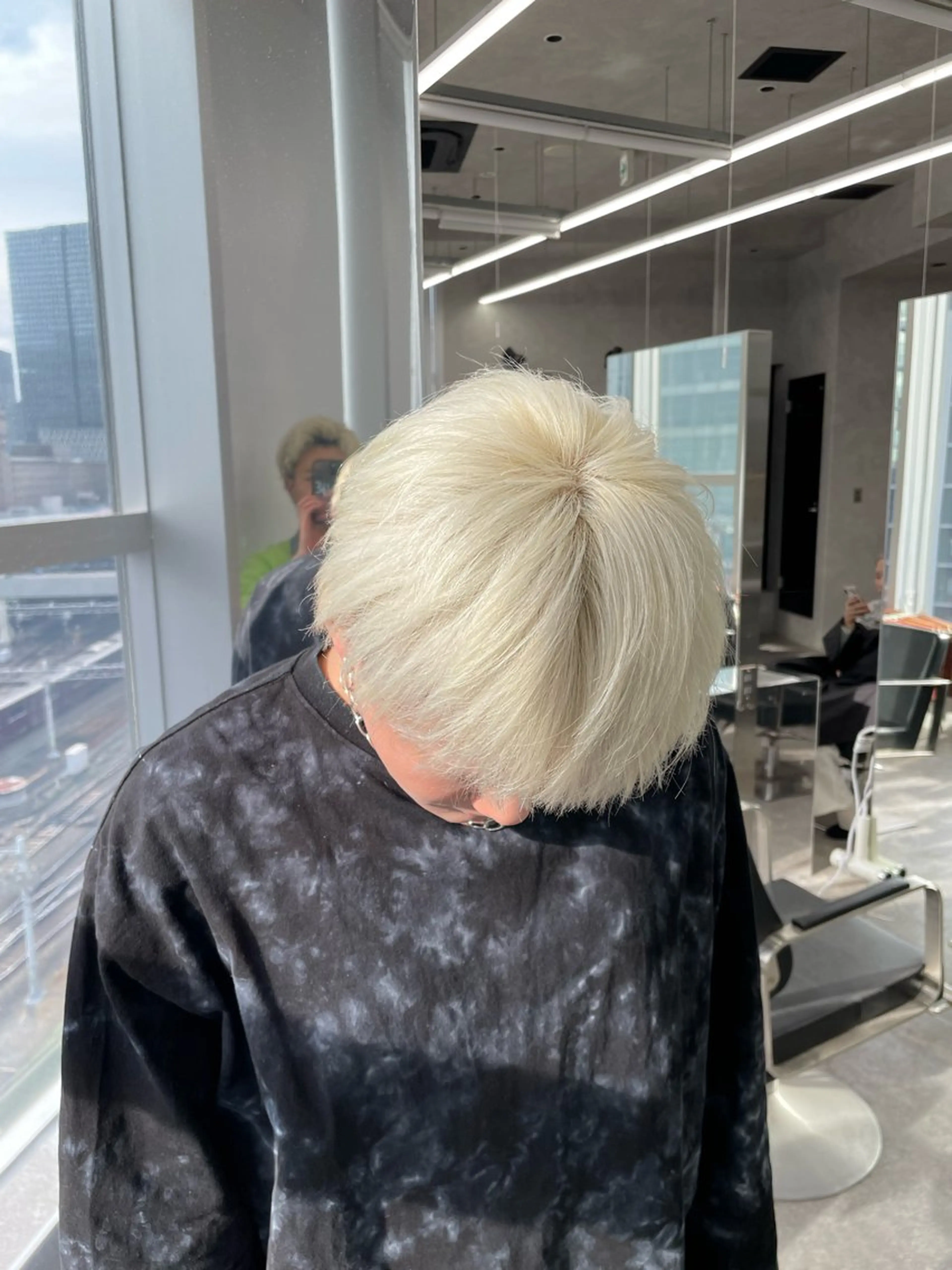 ショート カラー メンズ メンズブリーチ メンズハイトーン ブリーチ ハイトーンカラー 髪質改善 ヘアカラー トリートメント エフェクトブリーチ 神戸 三宮 麟太郎のヘアスタイル