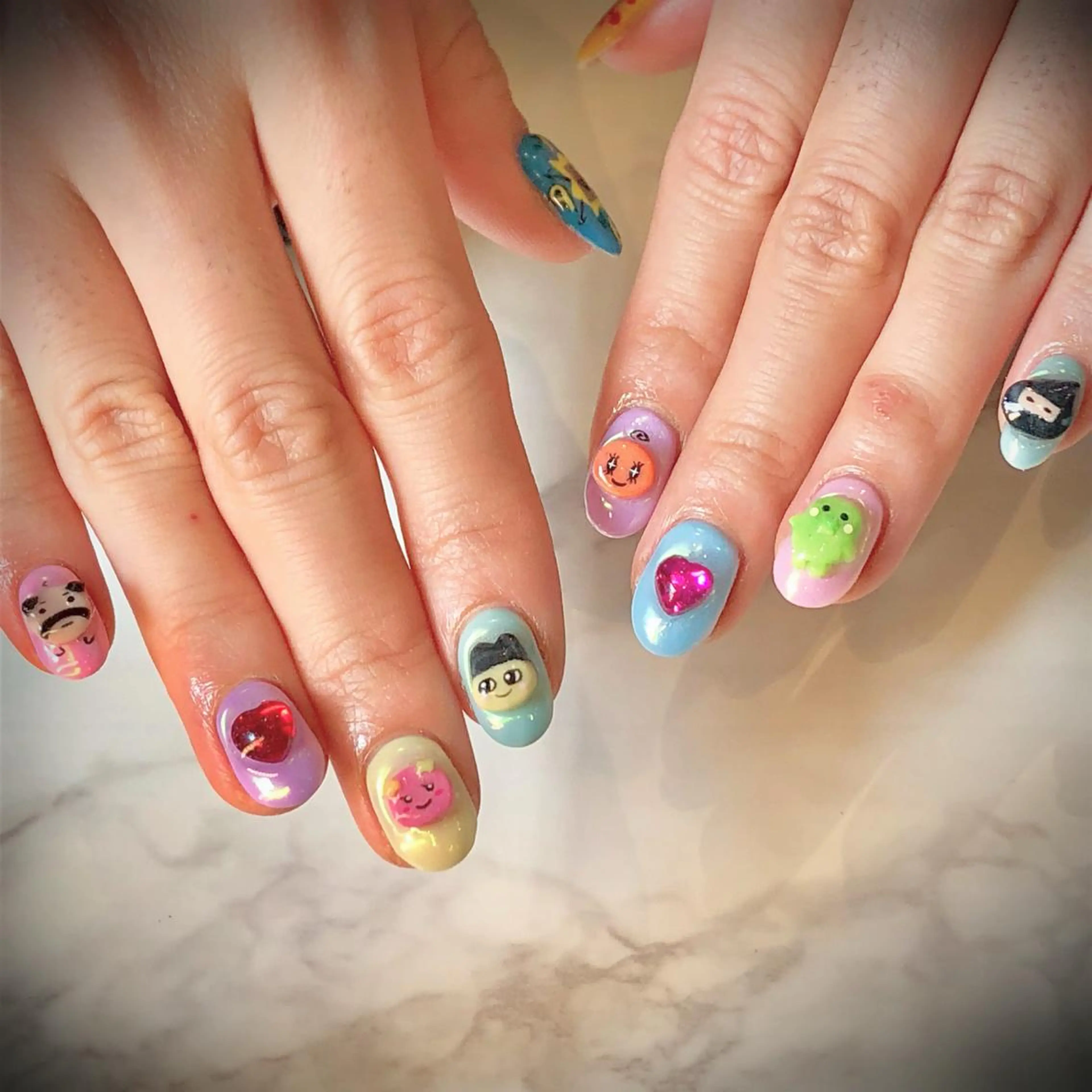 ネイル Arowa 伊田のネイルデザイン