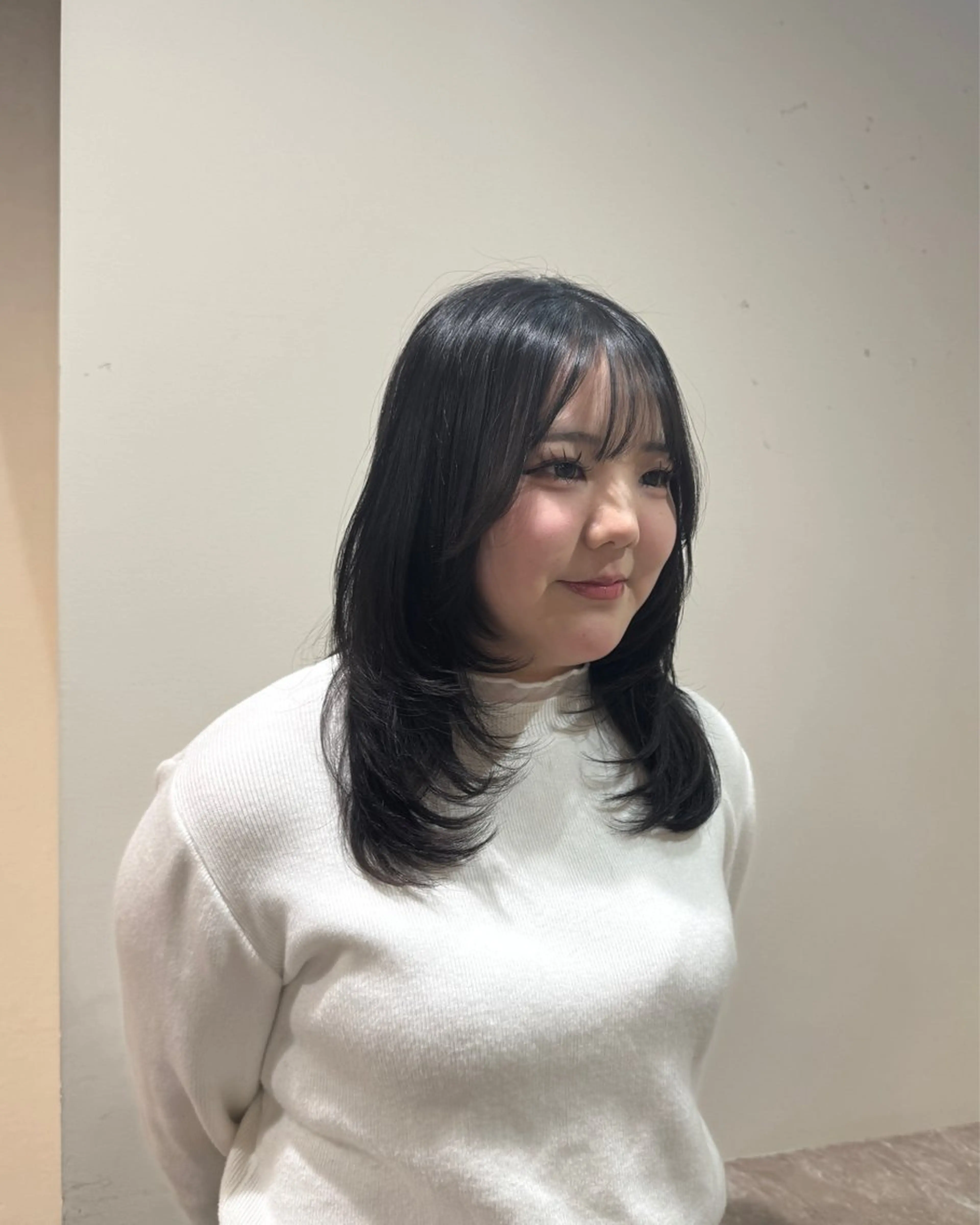 ミディアム 透明感カラー/似合 わせカットみく🩶のヘアスタイル