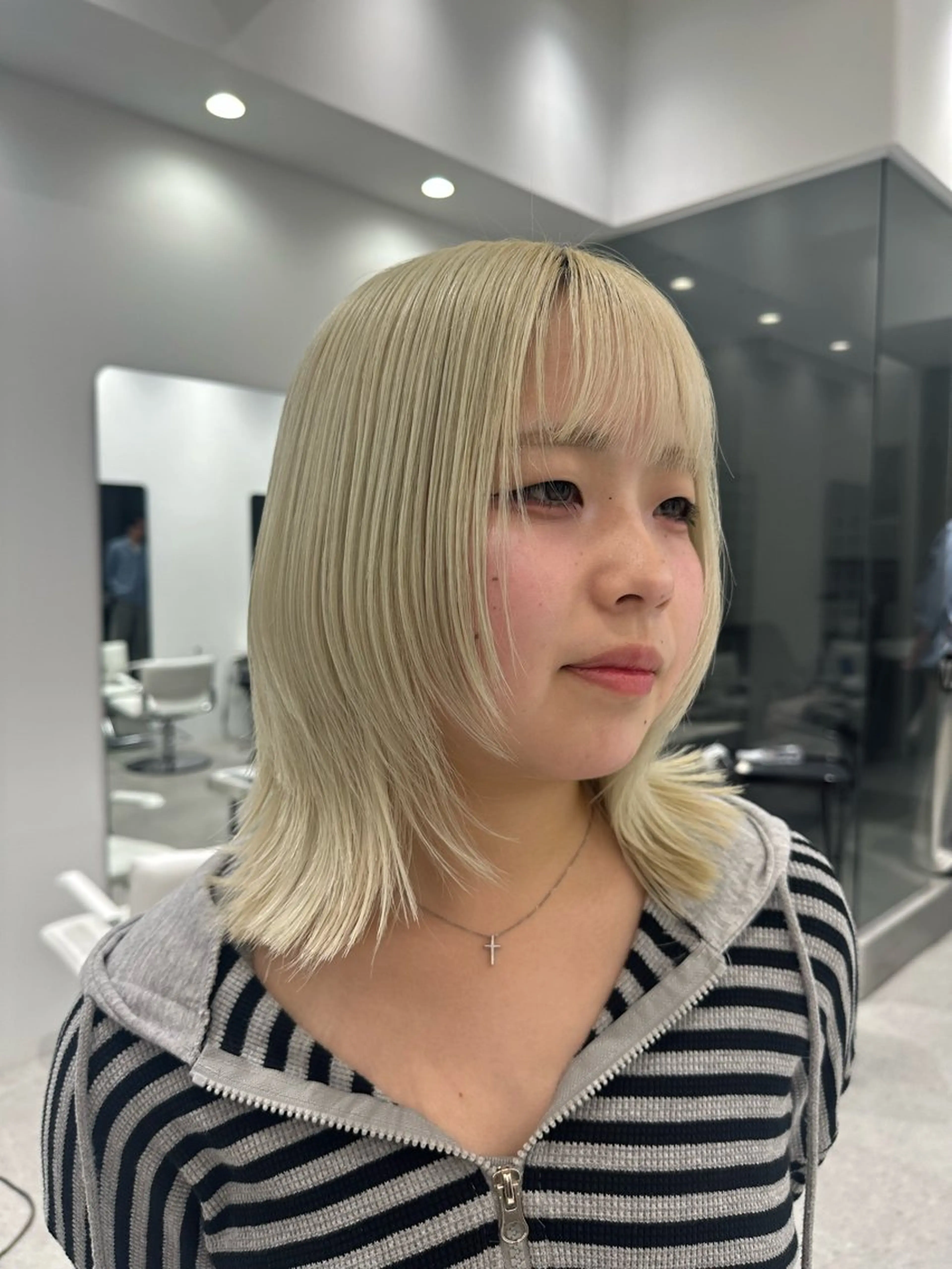 セミロング カラー ブロンド レイヤーカット カット ヘアカラー AIKA🤍 カットモデル募集🫧のヘアスタイル
