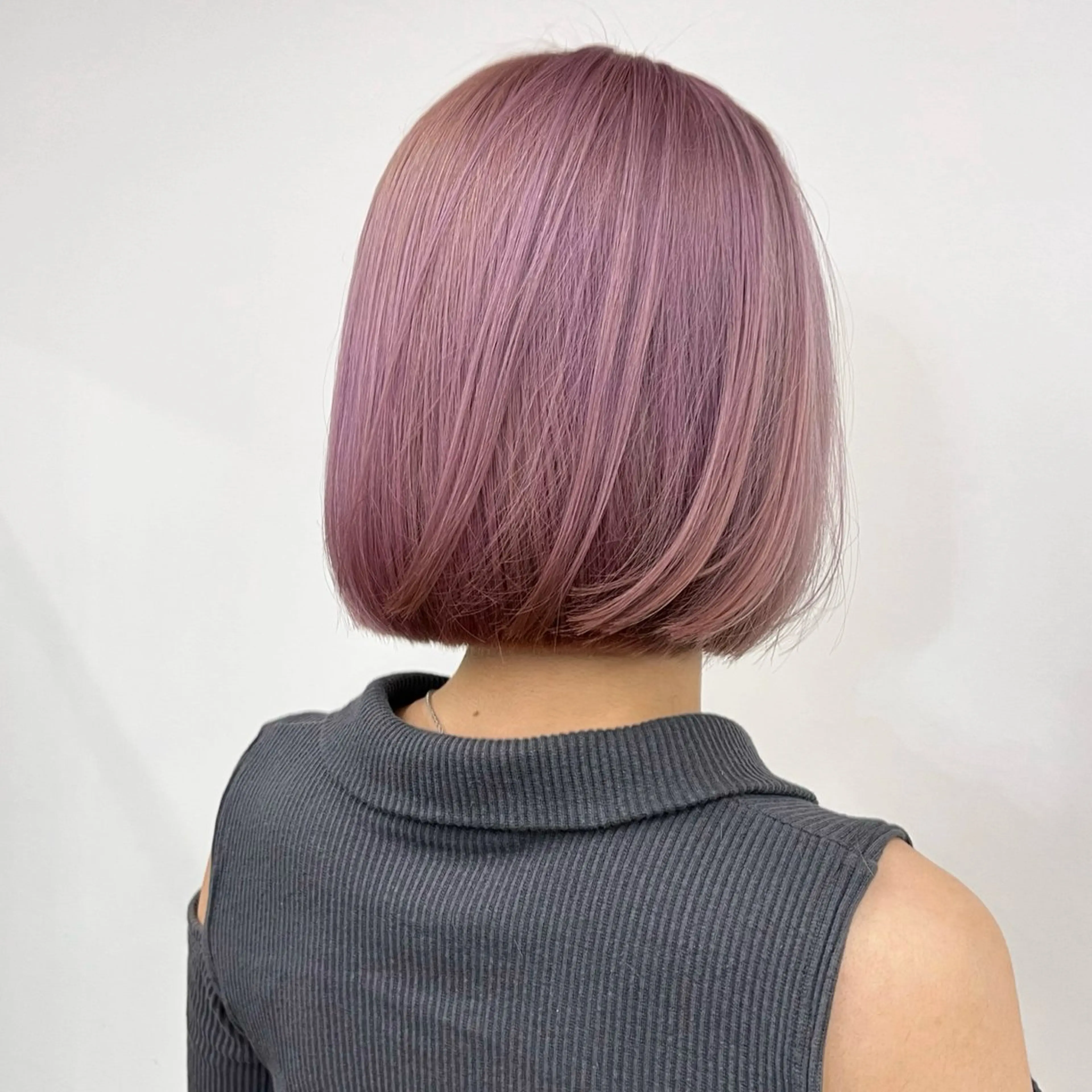 ショート カラー 切りっぱなしボブ ピンクカラー ボブ カット ヘアカラー トリートメント No1韓国風レイヤー &カチモリ✨ /サキのヘアスタイル