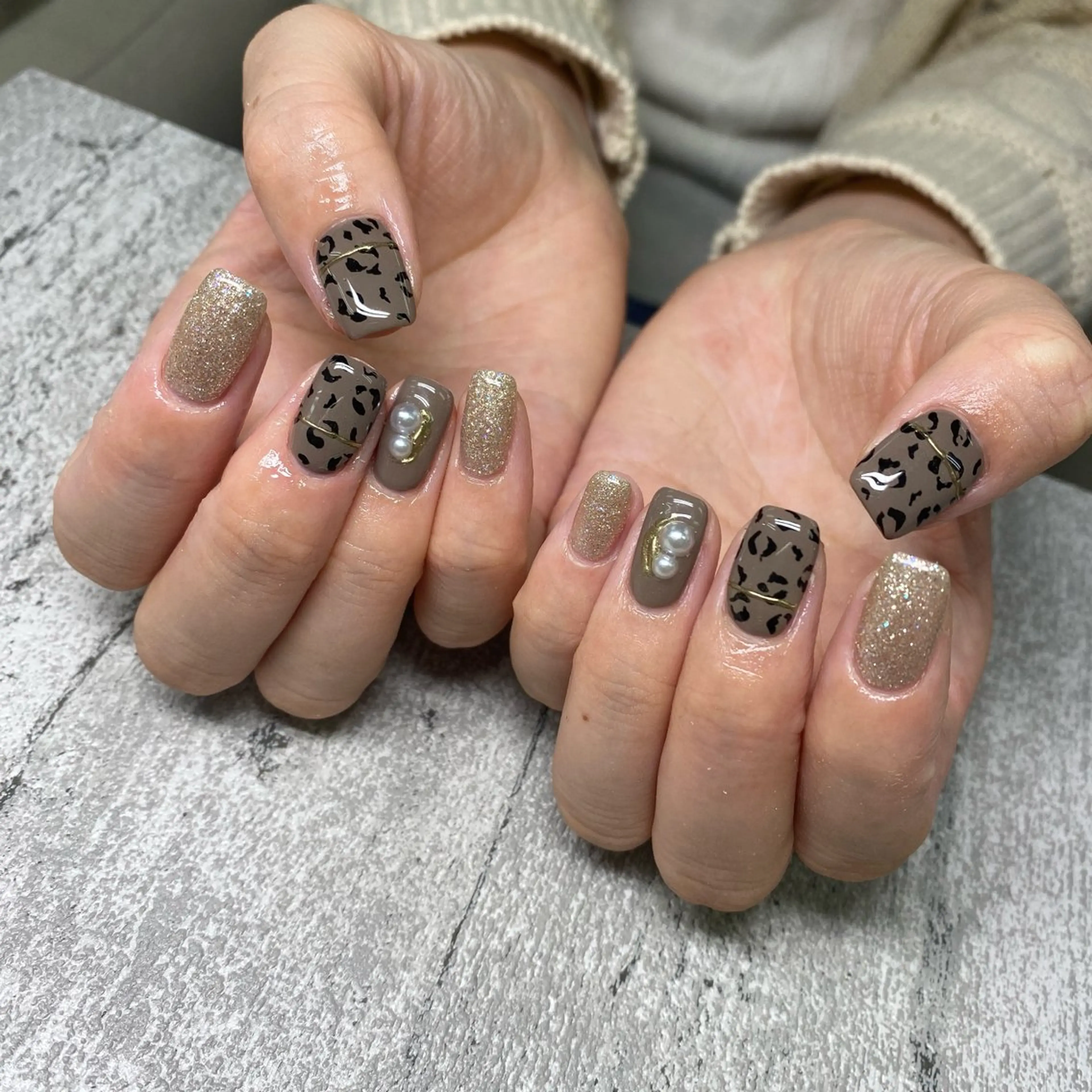 ネイル ハンドネイル Bianca🩶 TAMIYAのネイルデザイン